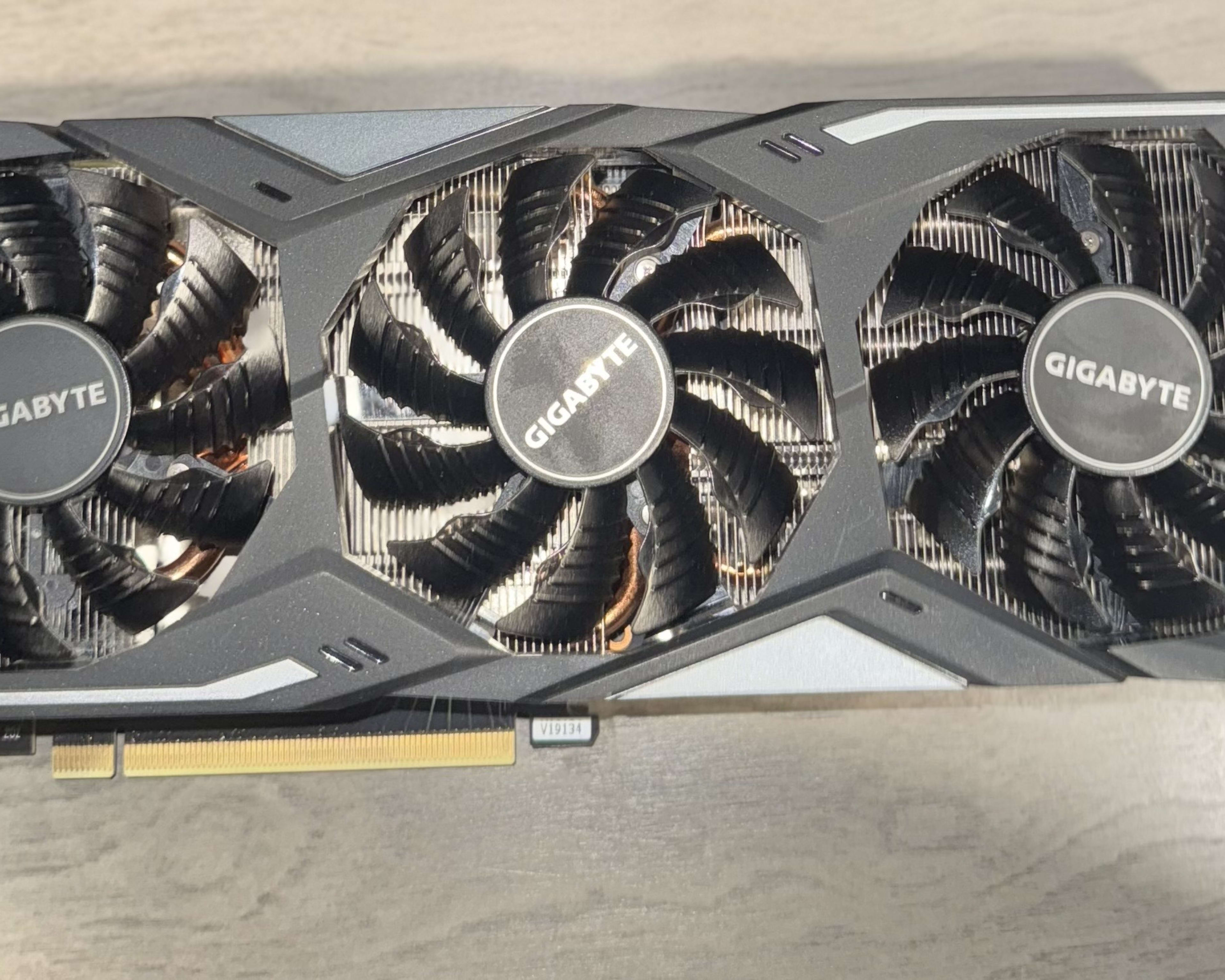 ASUS Dual GeForce RTX™ 4060 | OC | White Edition | 8GB ASUS Dual GeForce RTX™ 4060 | OC | White Edition | 8GB