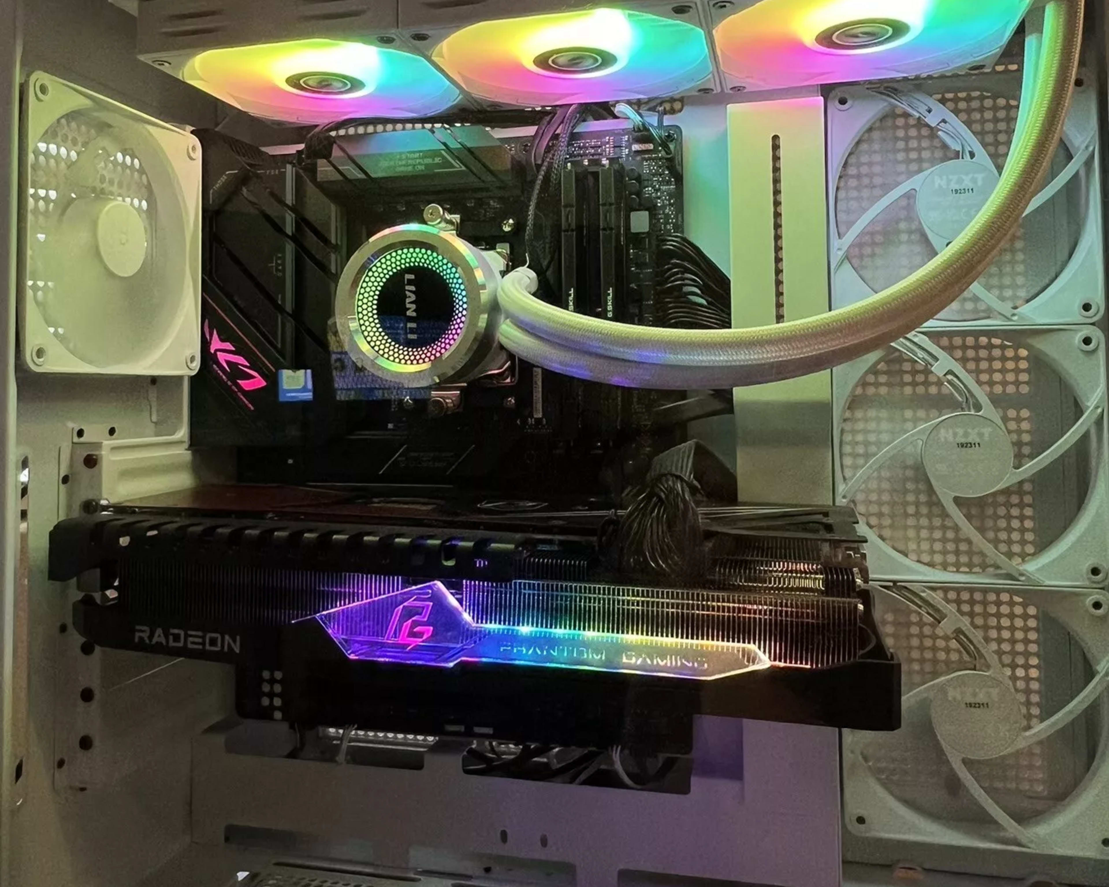 Gaming PC AMD Ryzen 9 7900x, 2 TB 32GB RAM, RX 7900 XT GPU, AIO 360 RGB Cooling