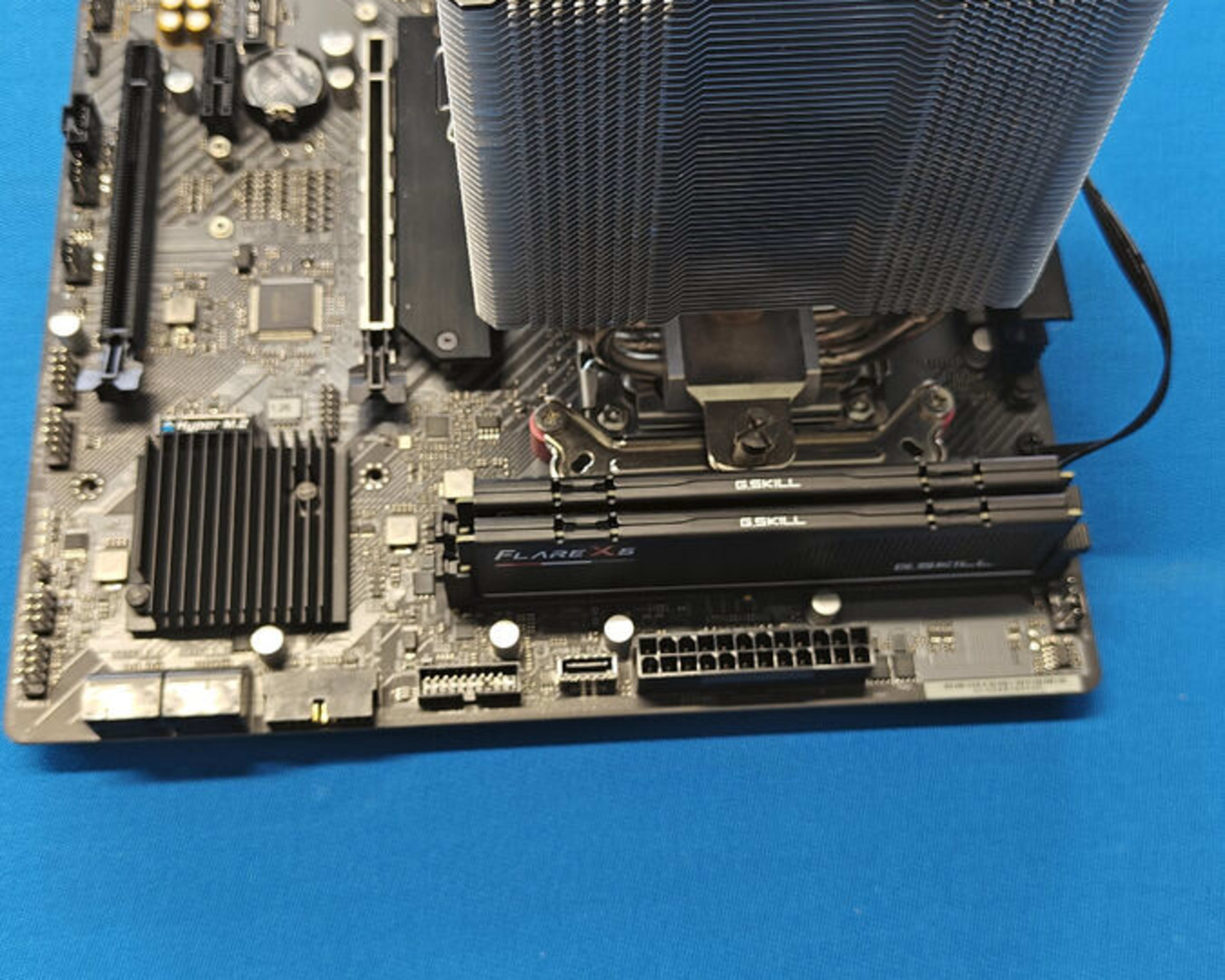 Ryzen 9 5950X / Aorus X570S Master / 64gb Corsair Vengeance Ryzen 9 5950X / Aorus X570S Master / 64gb Corsair Vengeance