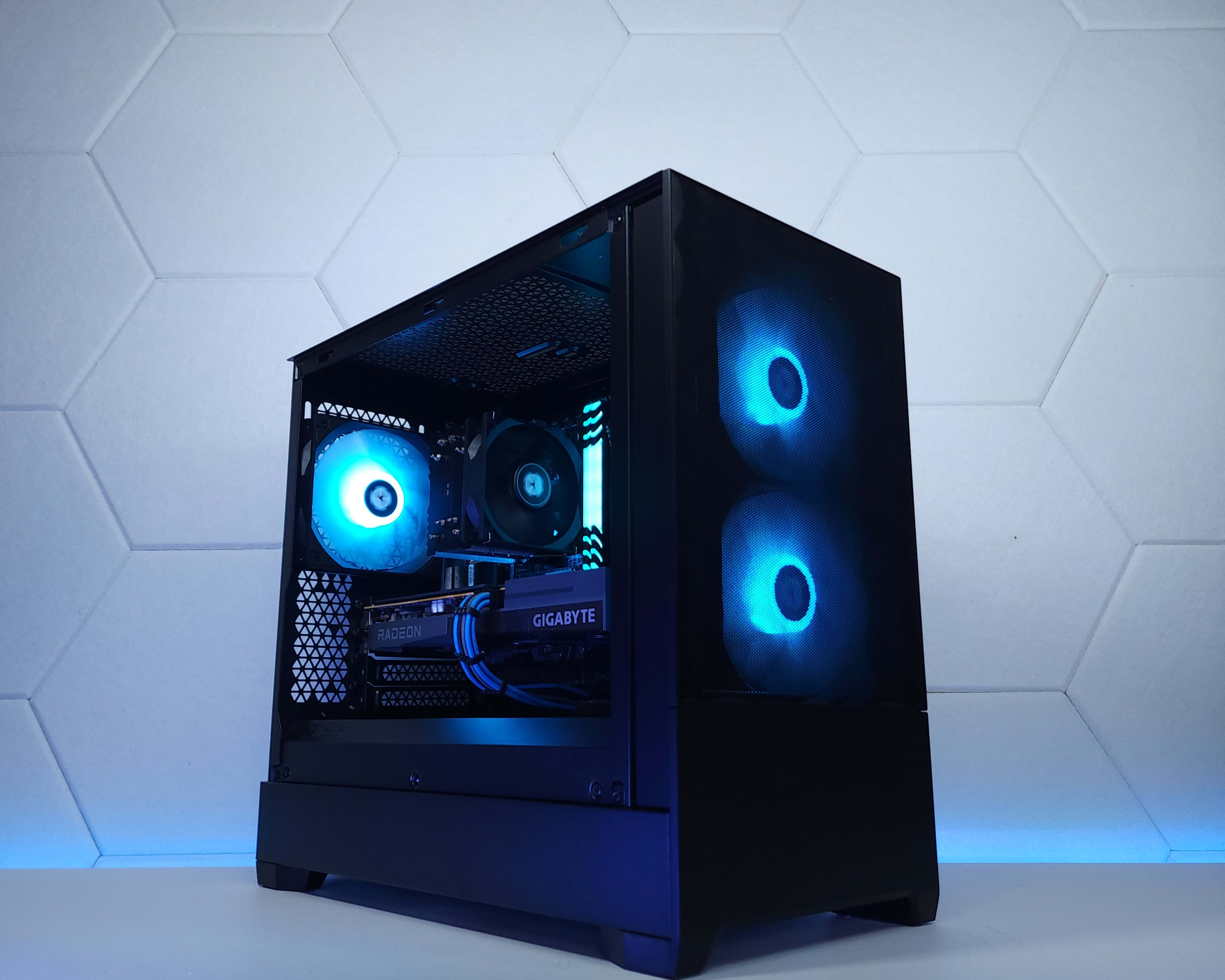 💙🖤1080p Gaming | RX 6600 | Core i3 12100F | 16GB 3200MHz | 1TB NVMe SSD