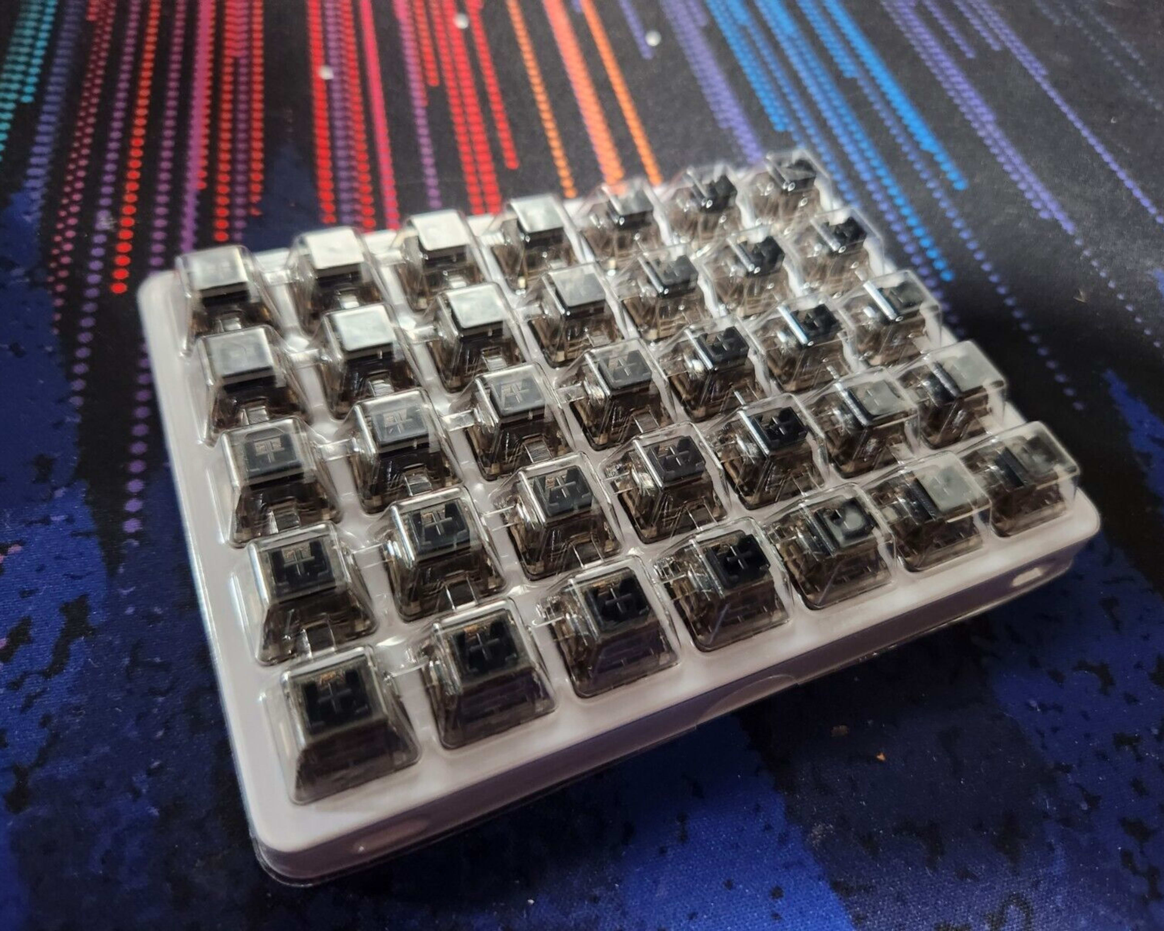 Gateron Box Ink V2 Linear switches 35 Pc Wall Stem