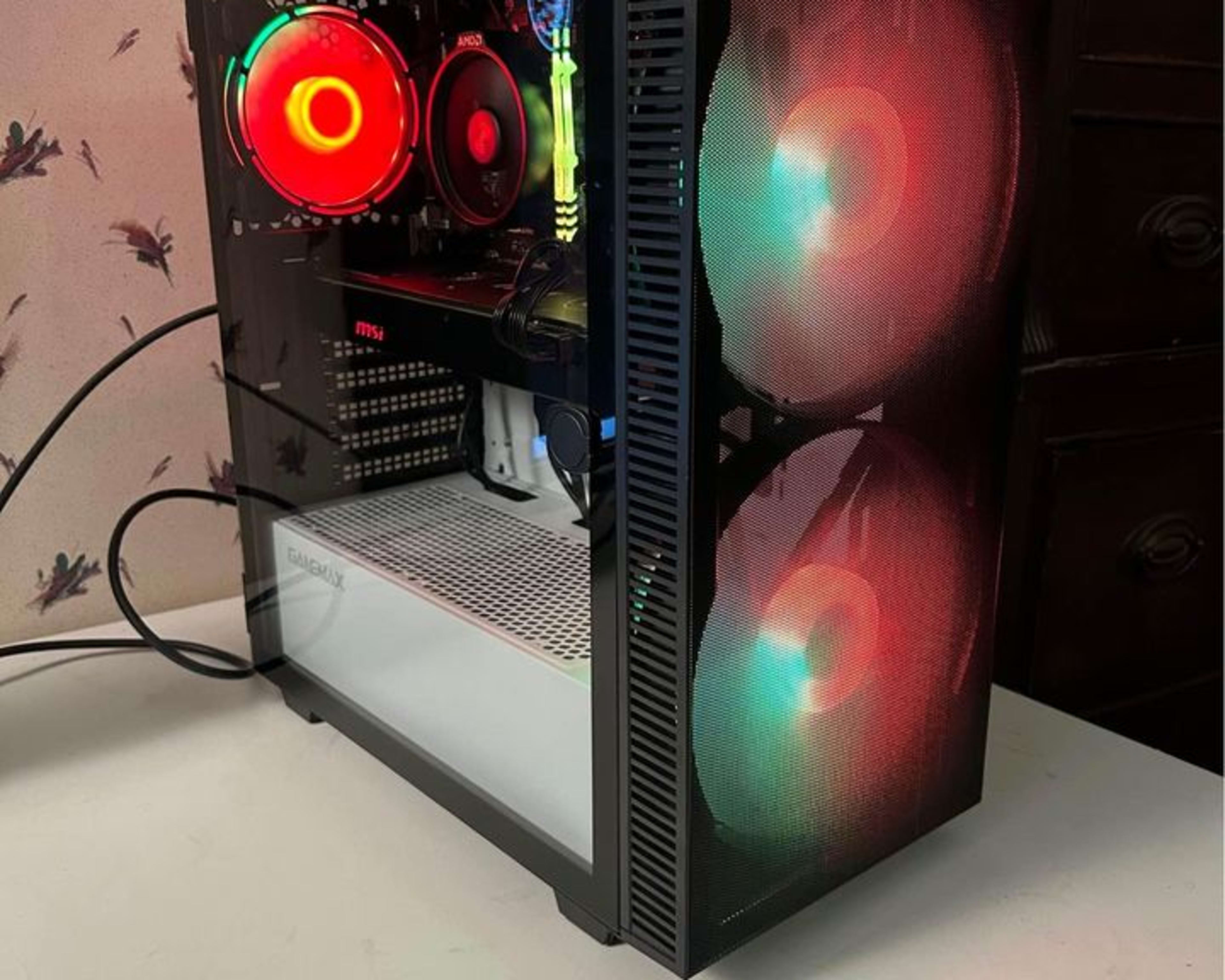 RYZEN 5 AND 5700XT RGB GAMING COMPUTER WITH REMOTE