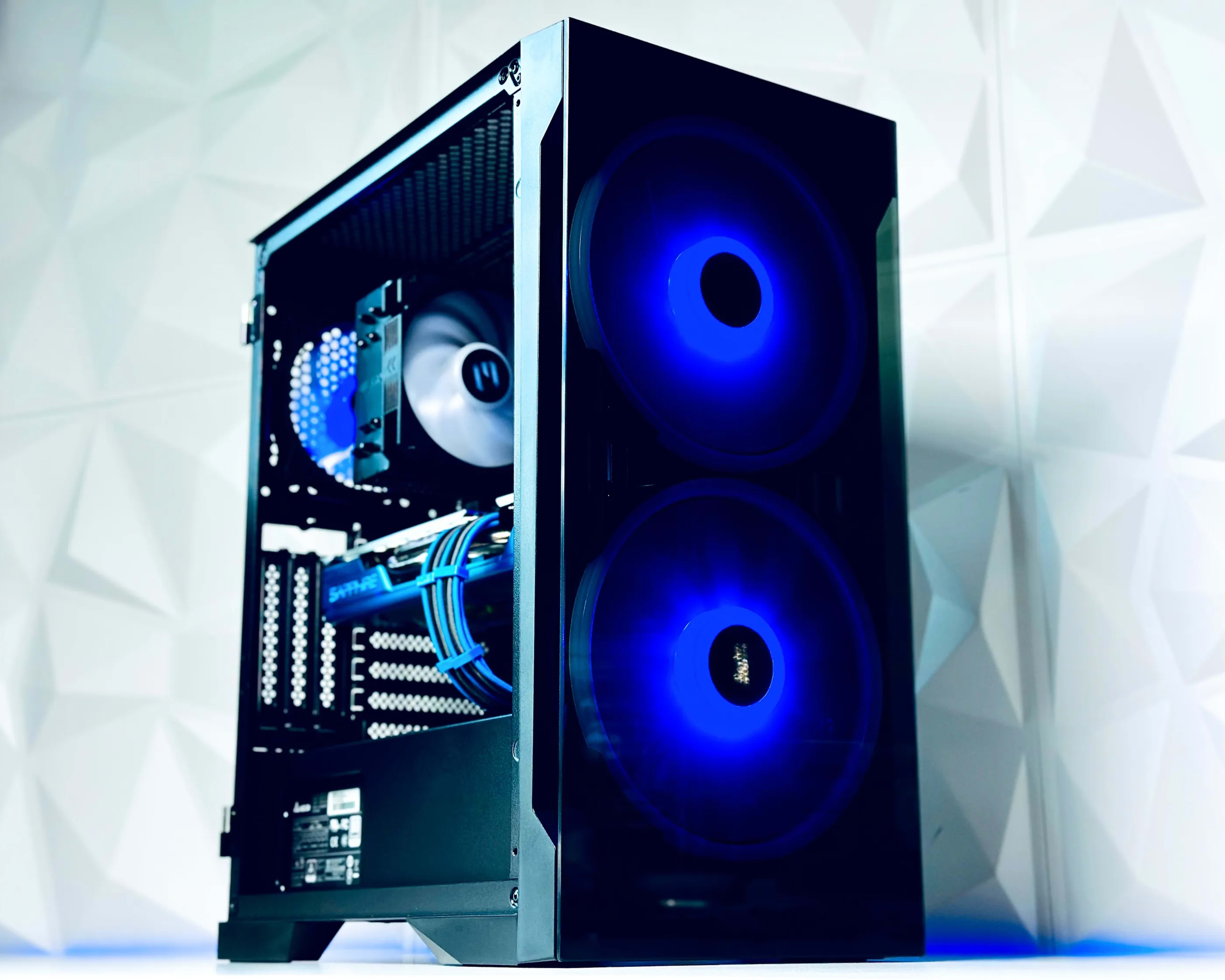 💙💎 SAPPHIRE Gaming PC🔷AMD RX 580 8GB 🔷Intel Core i7 4770🔷16GB  RAM🔷500GB SSD