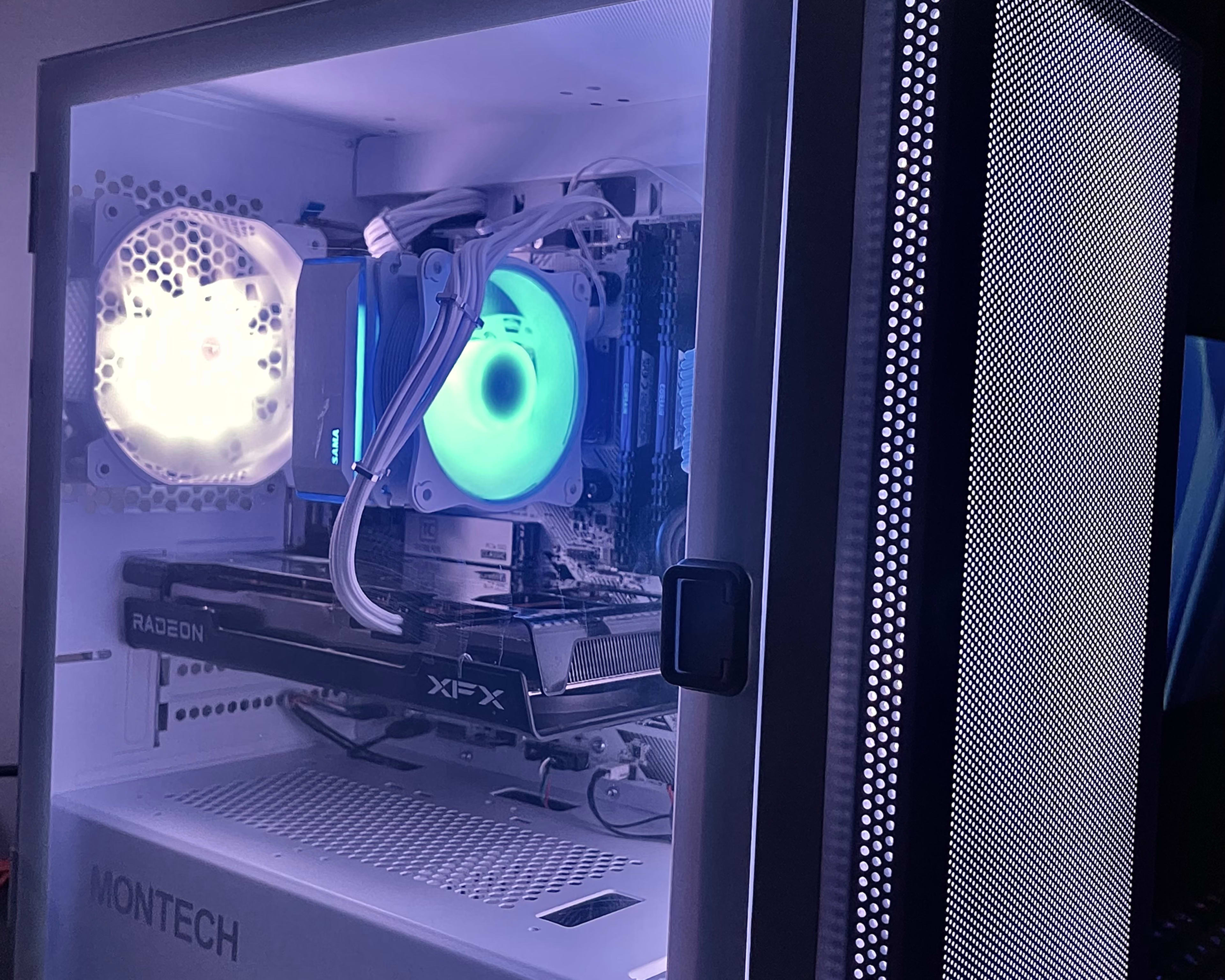 🥶 ALL WHITE 1080p Streaming/Gaming PC | RX 6600, Ryzen 5 3600, 1TB SSD 🥶