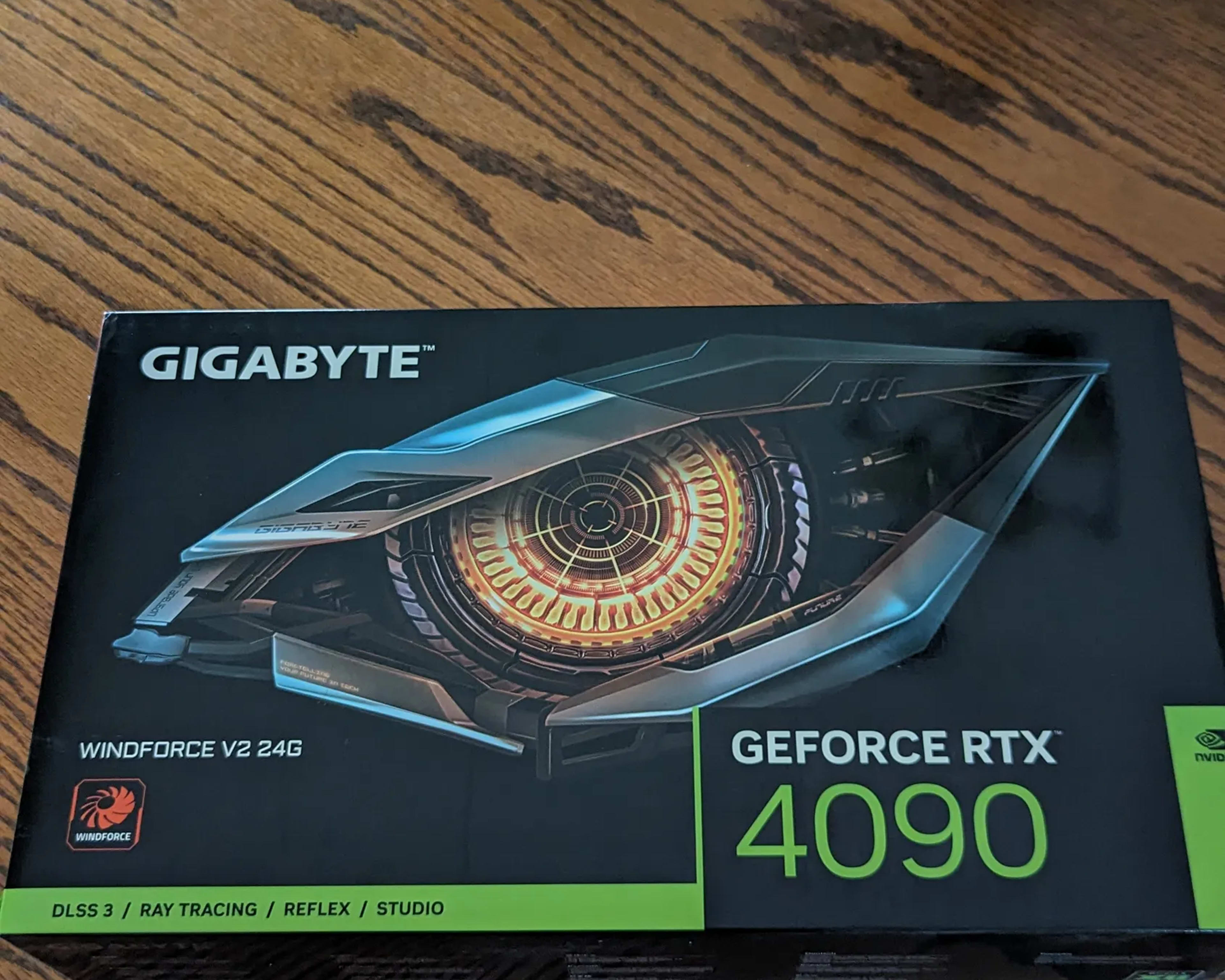 GIGABYTE GeForce RTX 4090 WINDFORCE V2 and cable mod cable