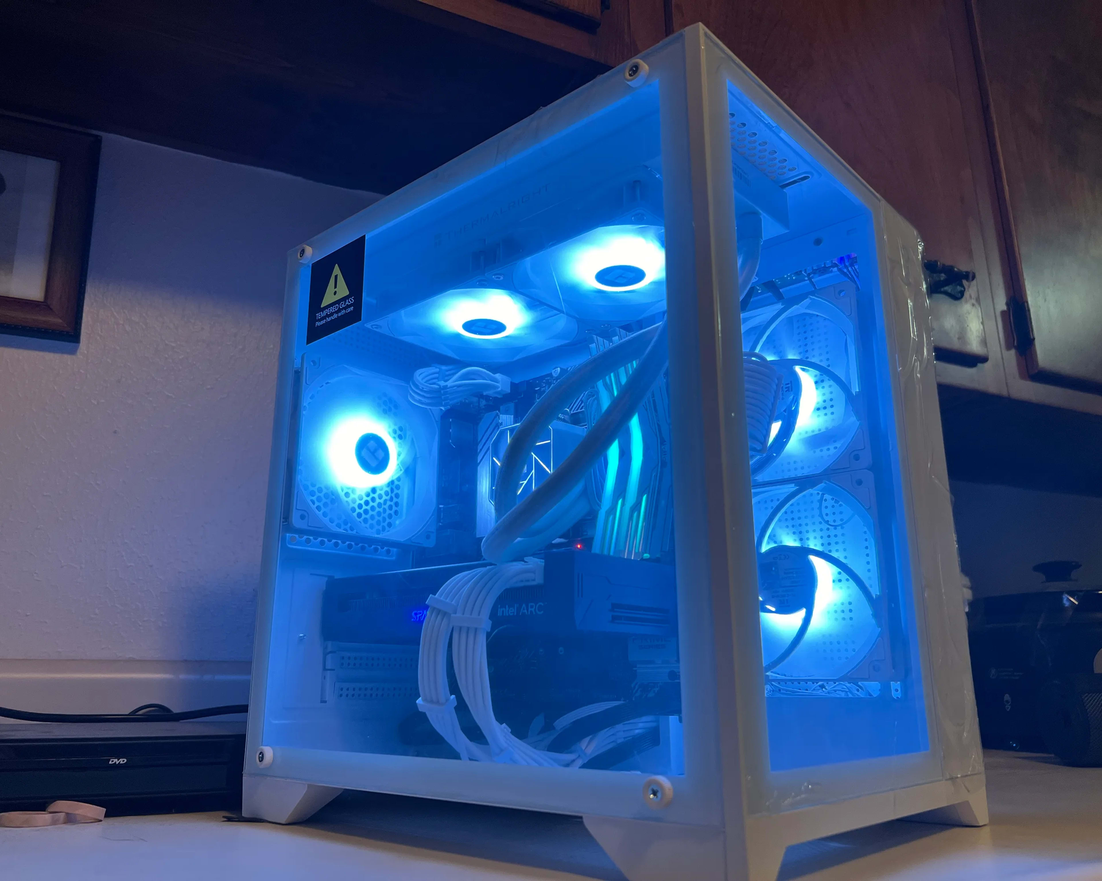 GLACIOUS(i5 10400f, Oloy Warhawk DDR4 16GB, Arc A580, Apevia Galaxy 650w 80+Gold, Thermalright AIO)