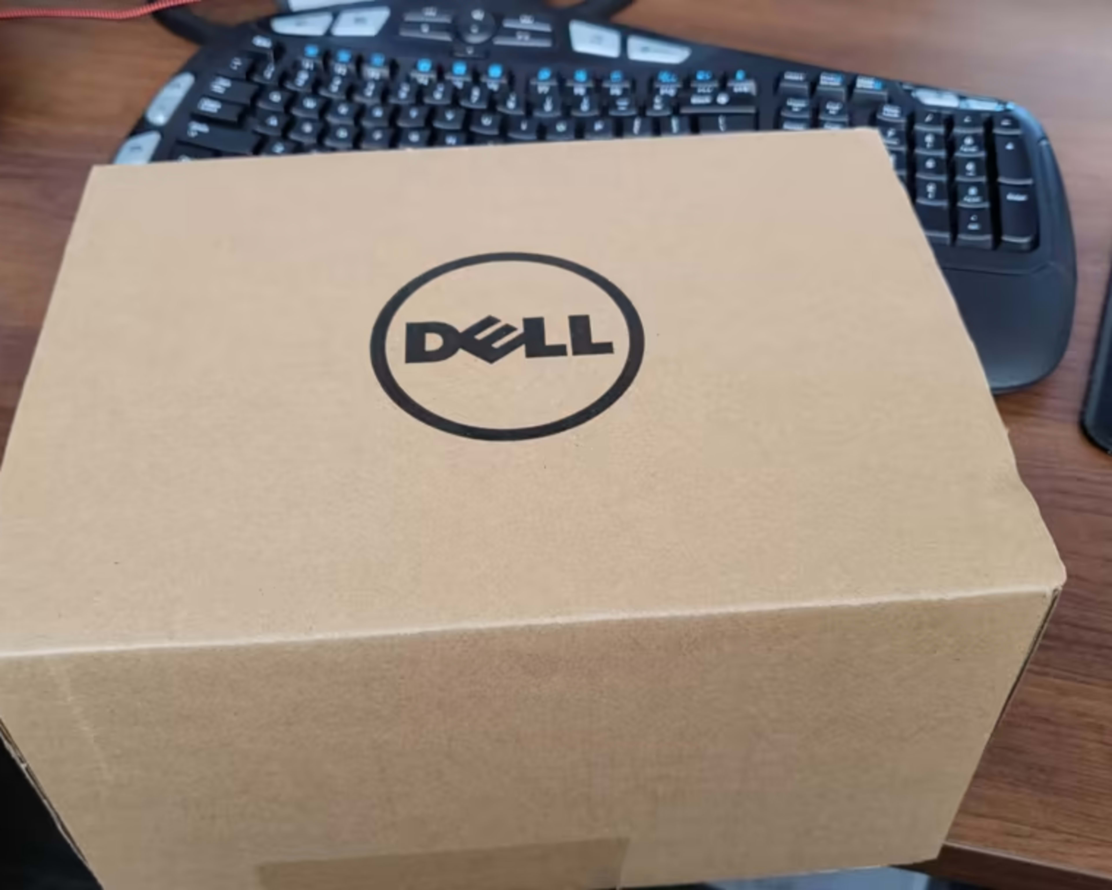 BNIB Dell TB16 K16A Thunderbolt Docking Station + 180W charger