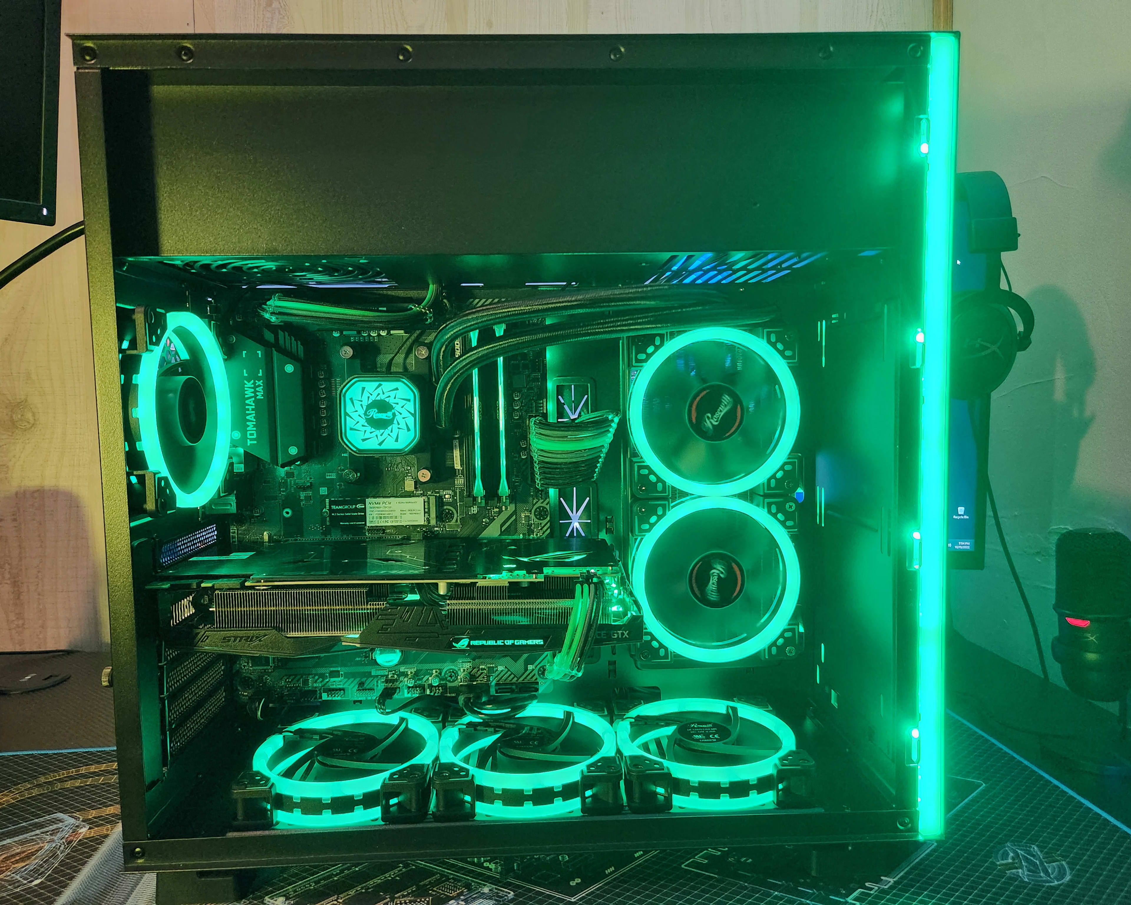 Custom 2700X | GTX 1070ti | 16GB 3600 MHz | 1TB NVME SSD Gaming PC