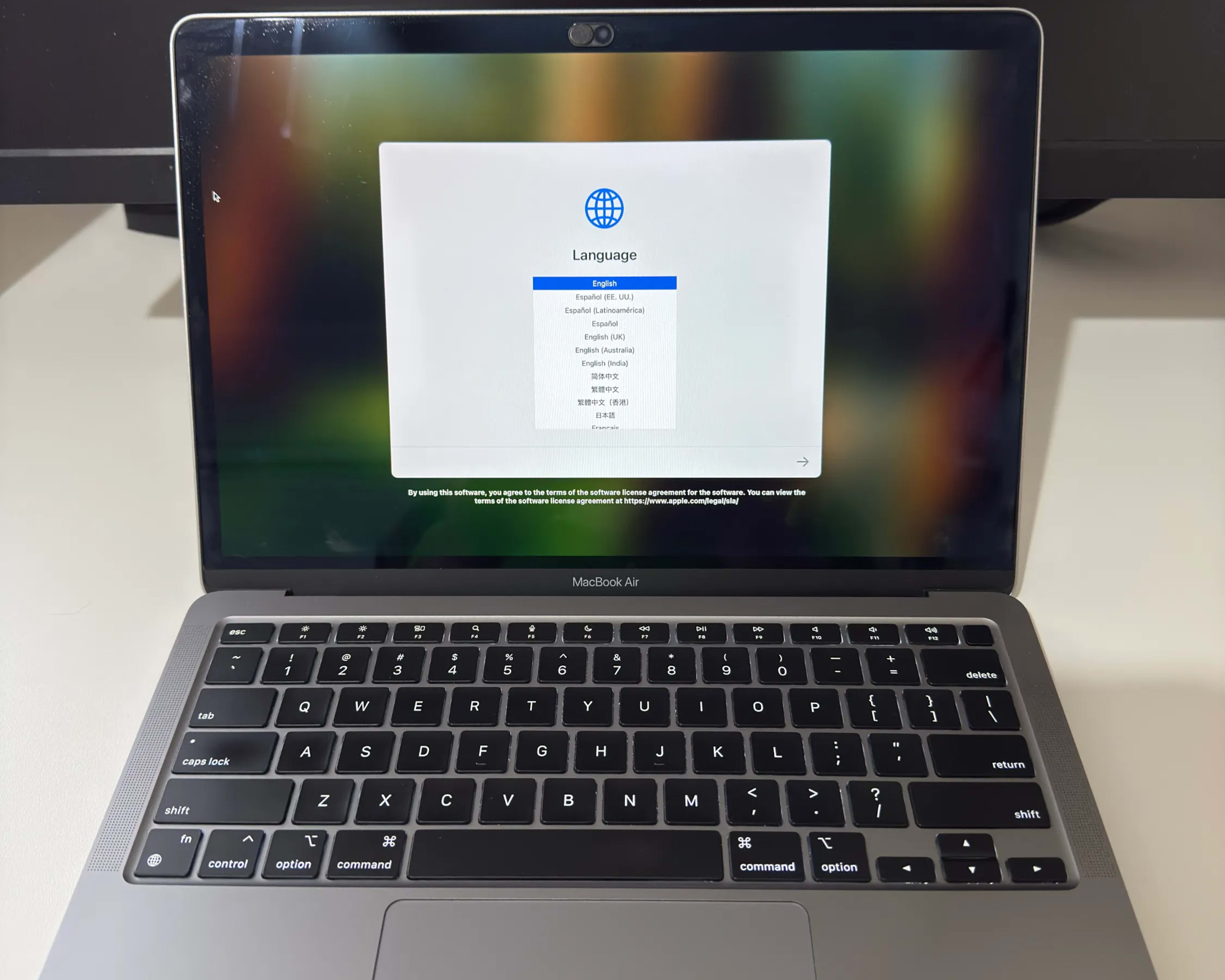Macbook Air M1 13 in Silver, 8GB RAM, SSd 256GB | Jawa Macbook Air M1 13 in Silver, 8GB RAM, SSd 256GB | Jawa