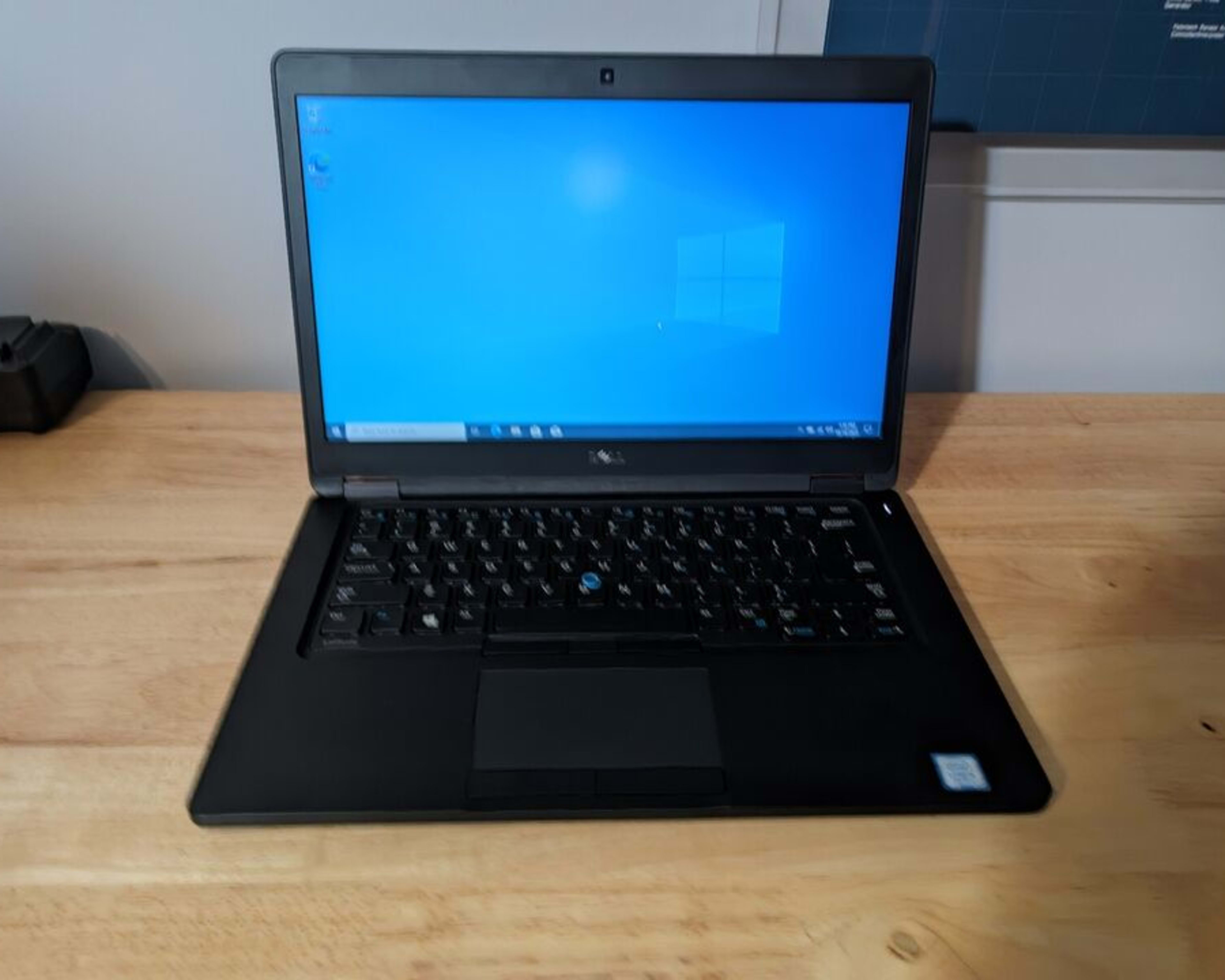 Dell Latitude 5480 14'' (240GB SSD, Intel Core i5-7300U, 2.6GHz, 16GB RAM) Laptop. Free Shipping