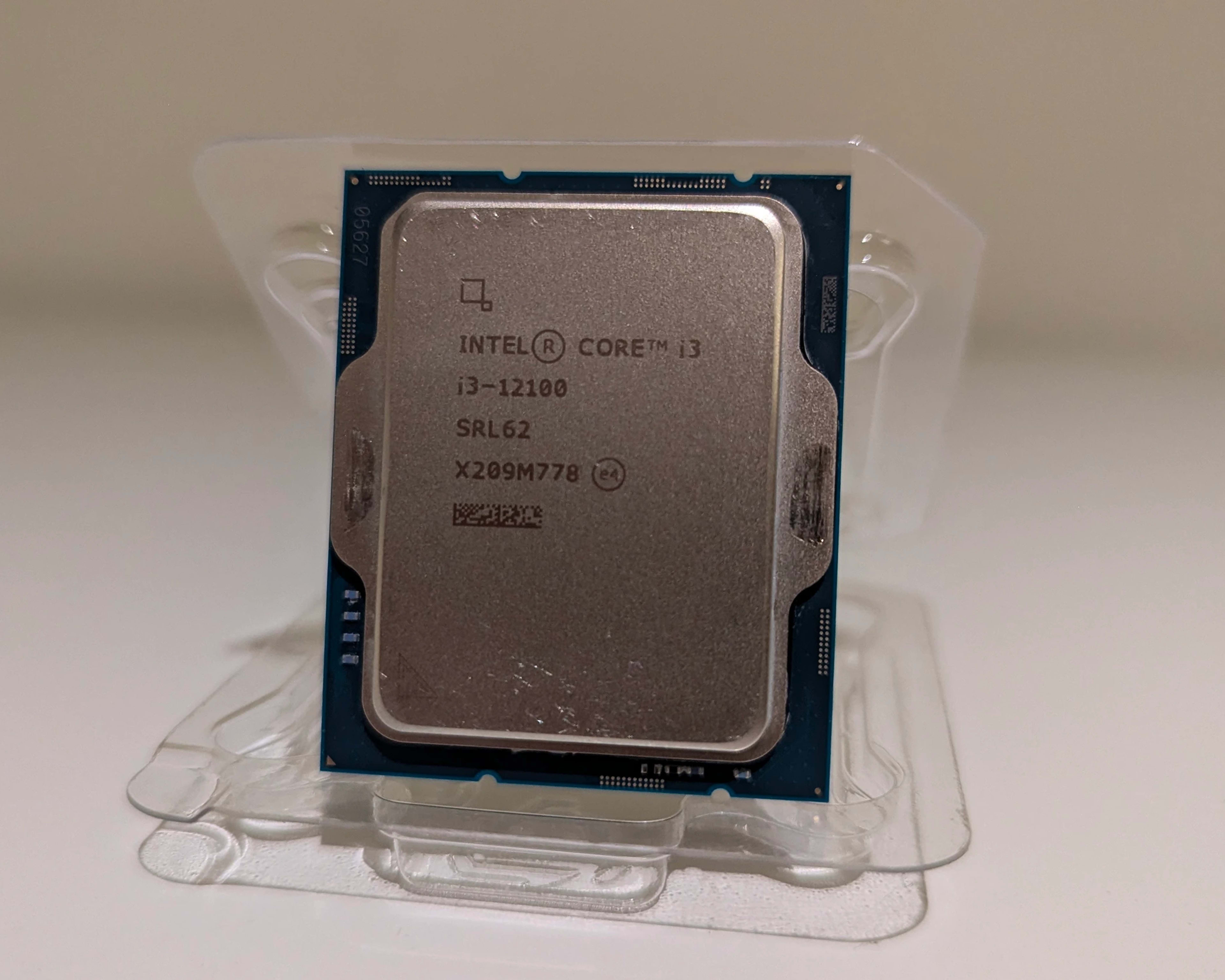 Intel Core i3-12100