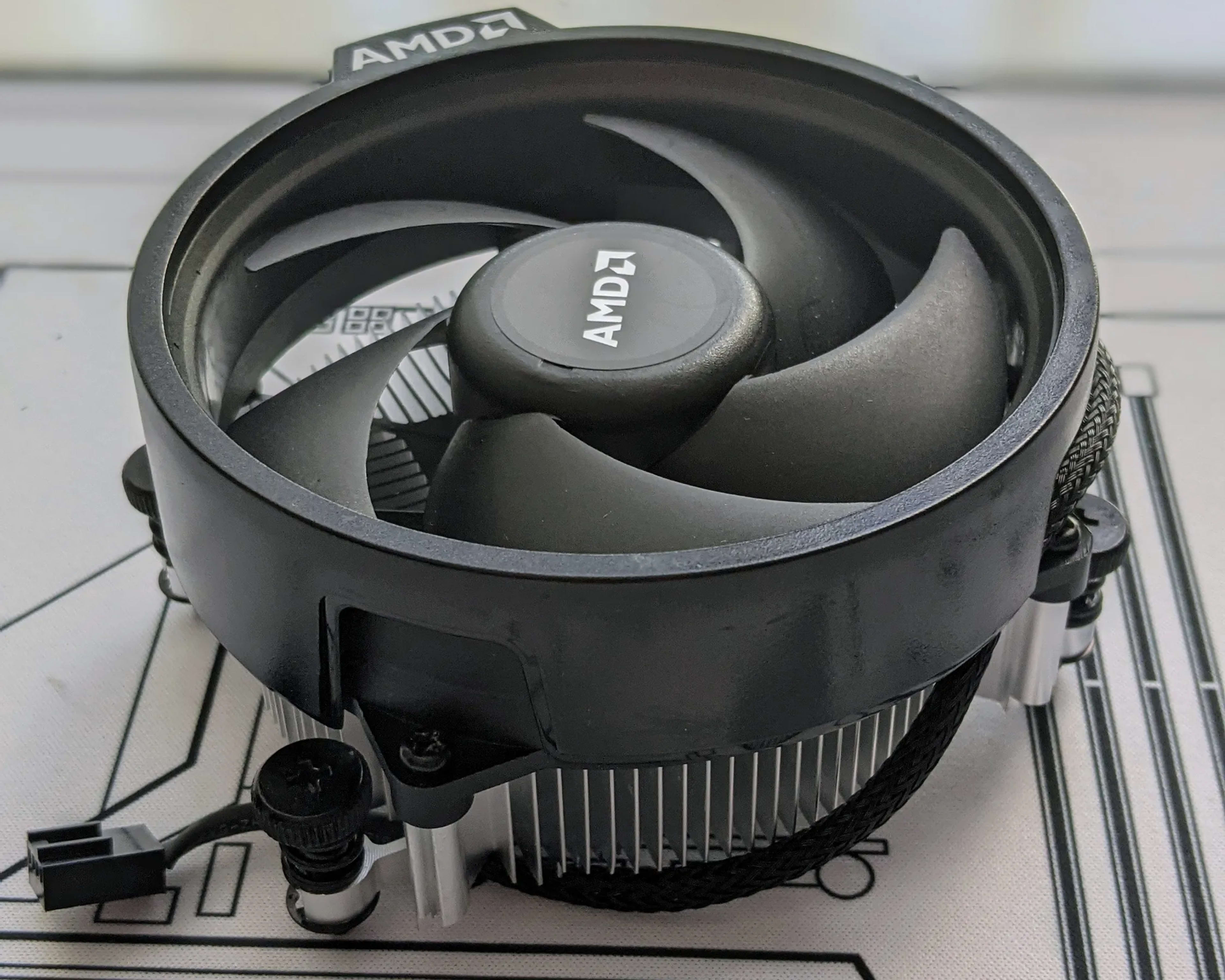 AMD Wraith Stealth Socket AM4 4-Pin Stock Cooler