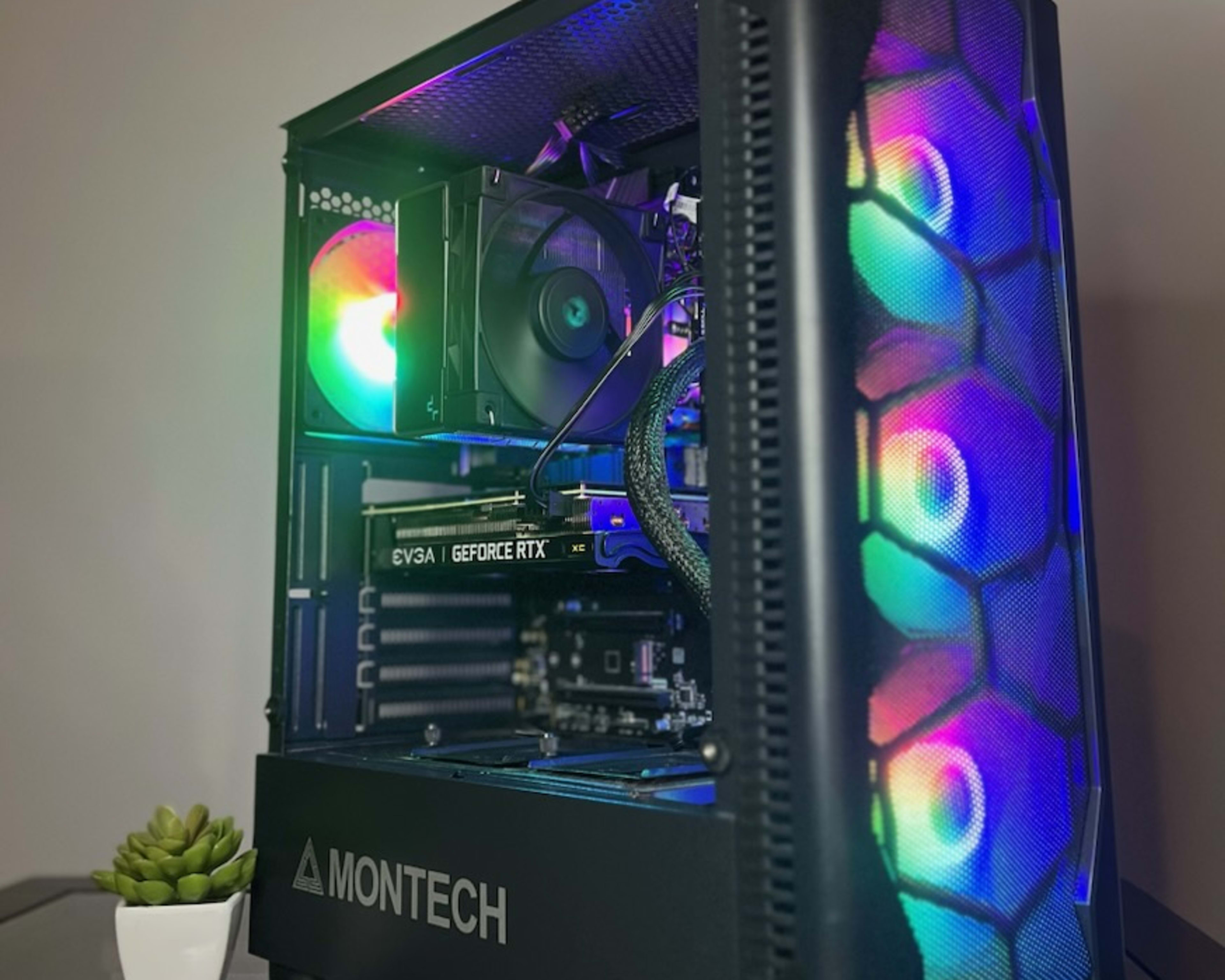 🚨Ryzen 7 7700X w/ RTX 3070 Ti w/ 32 GB DDR5 RAM🚨