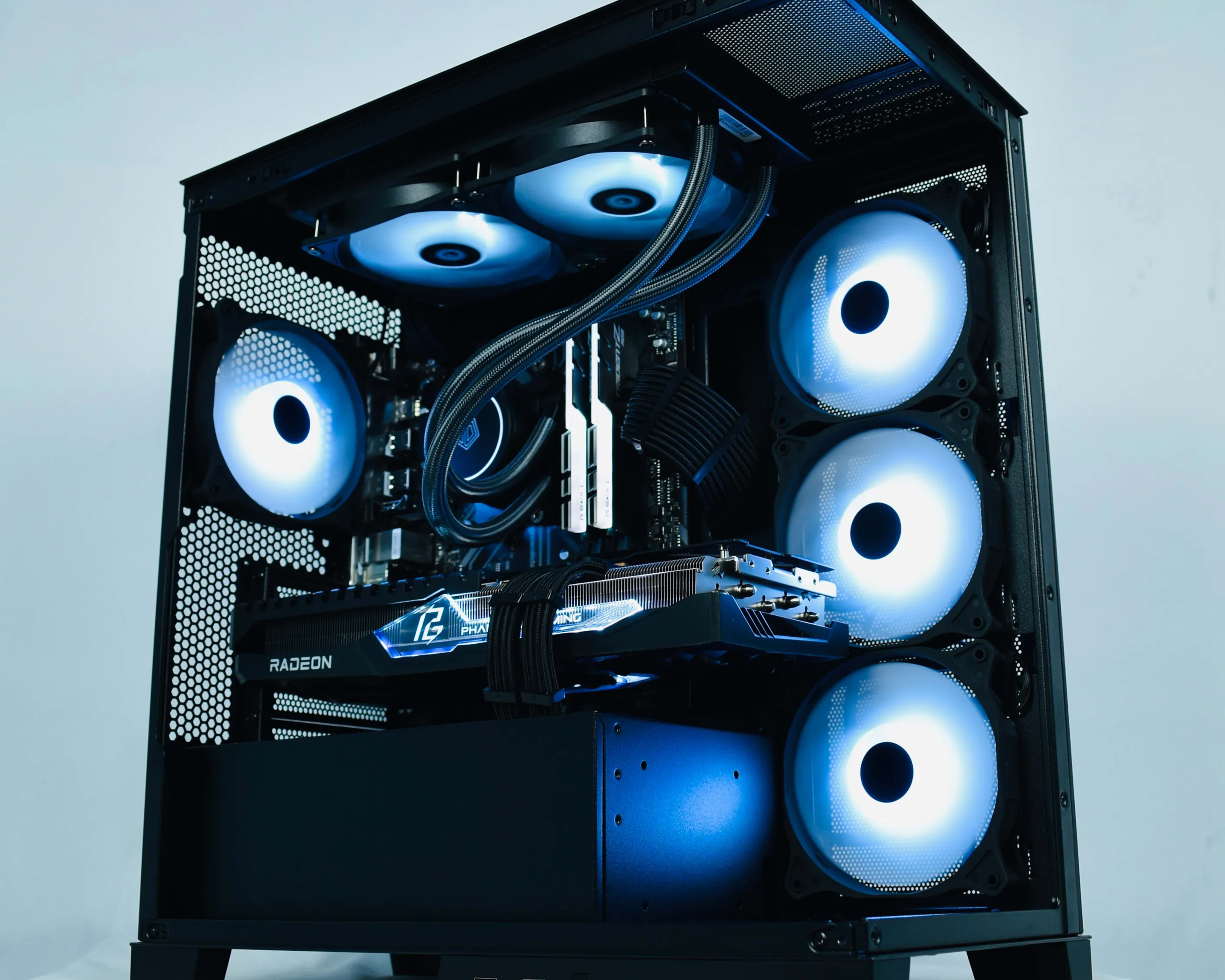 $1,300 RX 6600 PC Build in the Gamemax Revolt Chassis! 