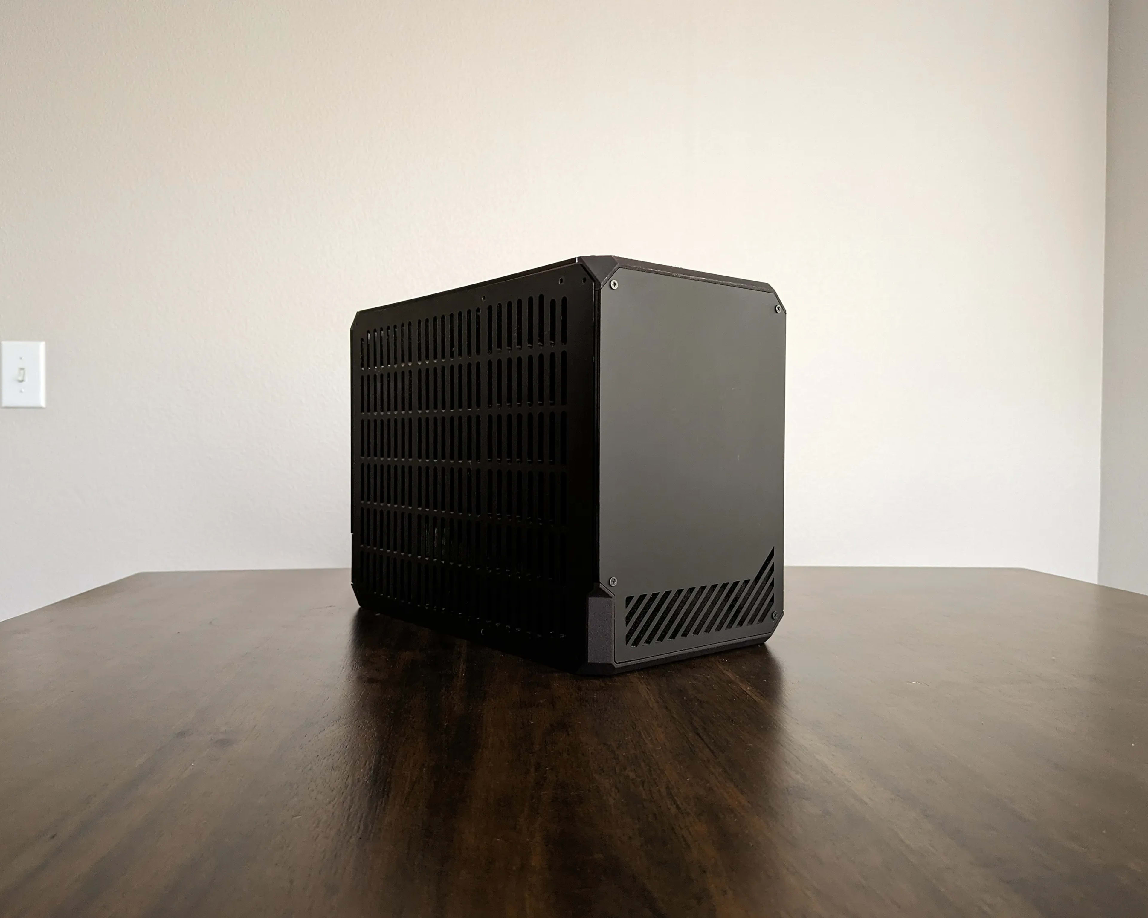 Lz7 XTD Mini-ITX Case