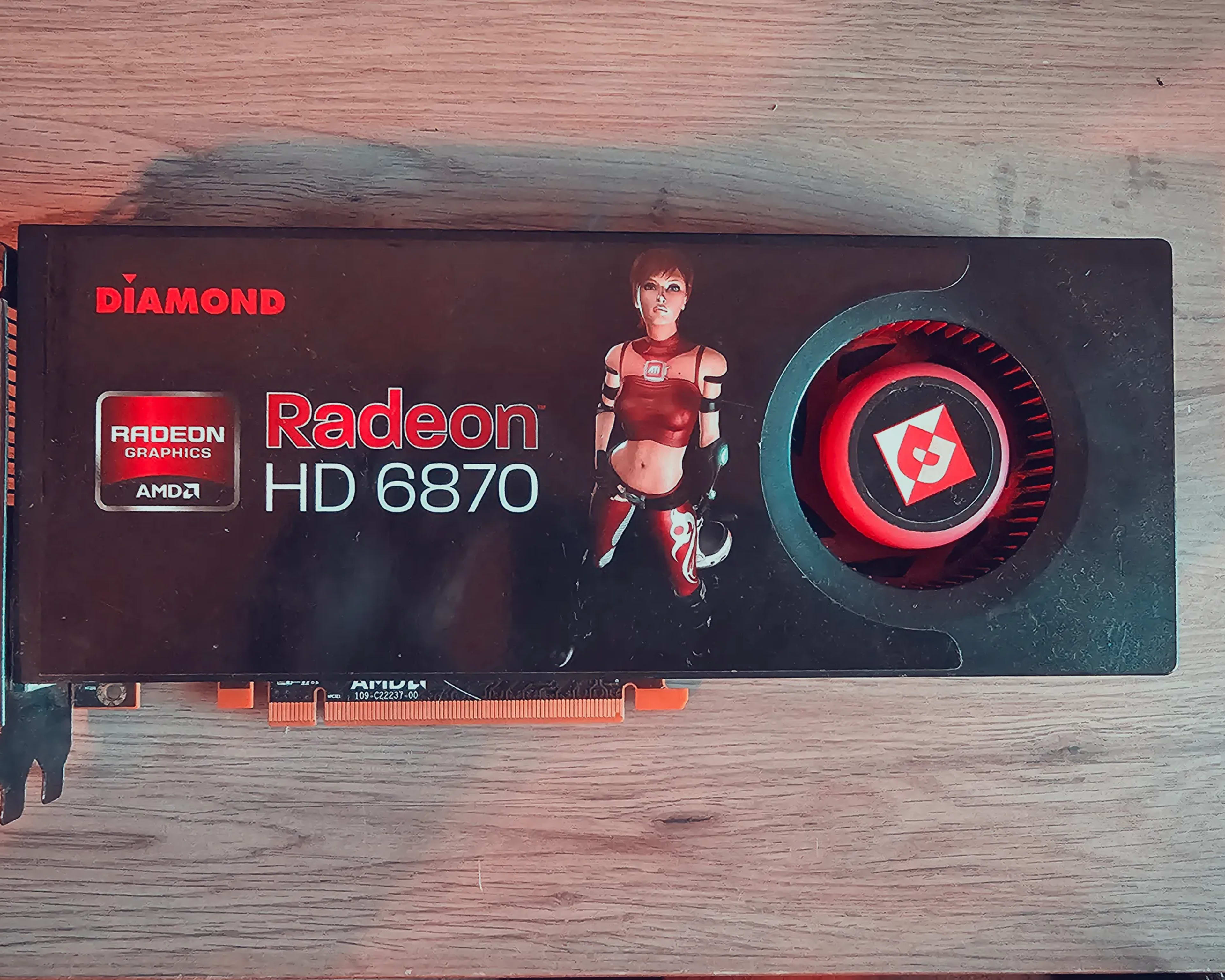 HD 6870 Radeon