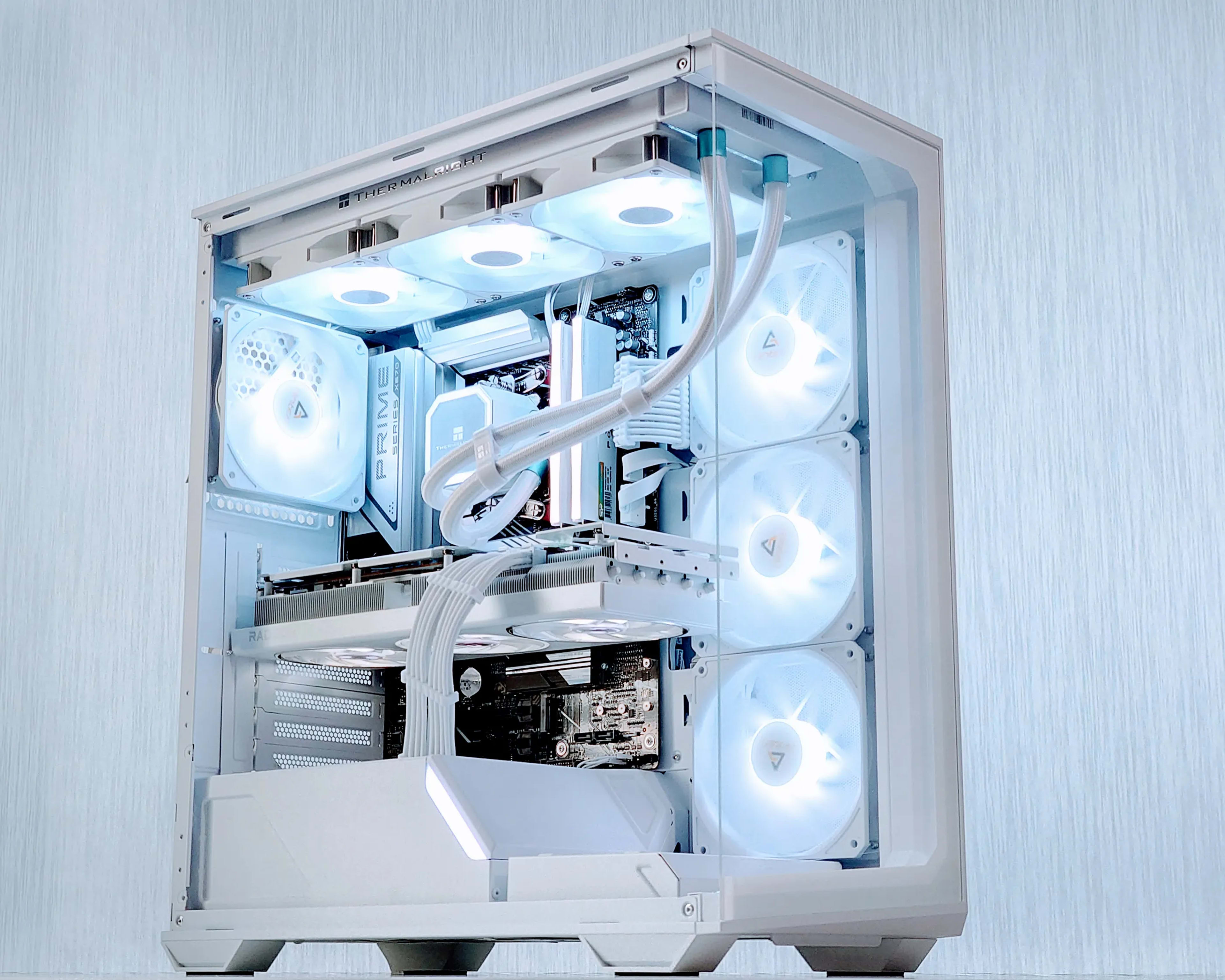 🧊❄️Icy Frost  Gaming PC🌬️AMD RX 7800 XT 16GB❄️AMD Ryzen 7 7700❄️32GB DDR5❄️1TB NVME