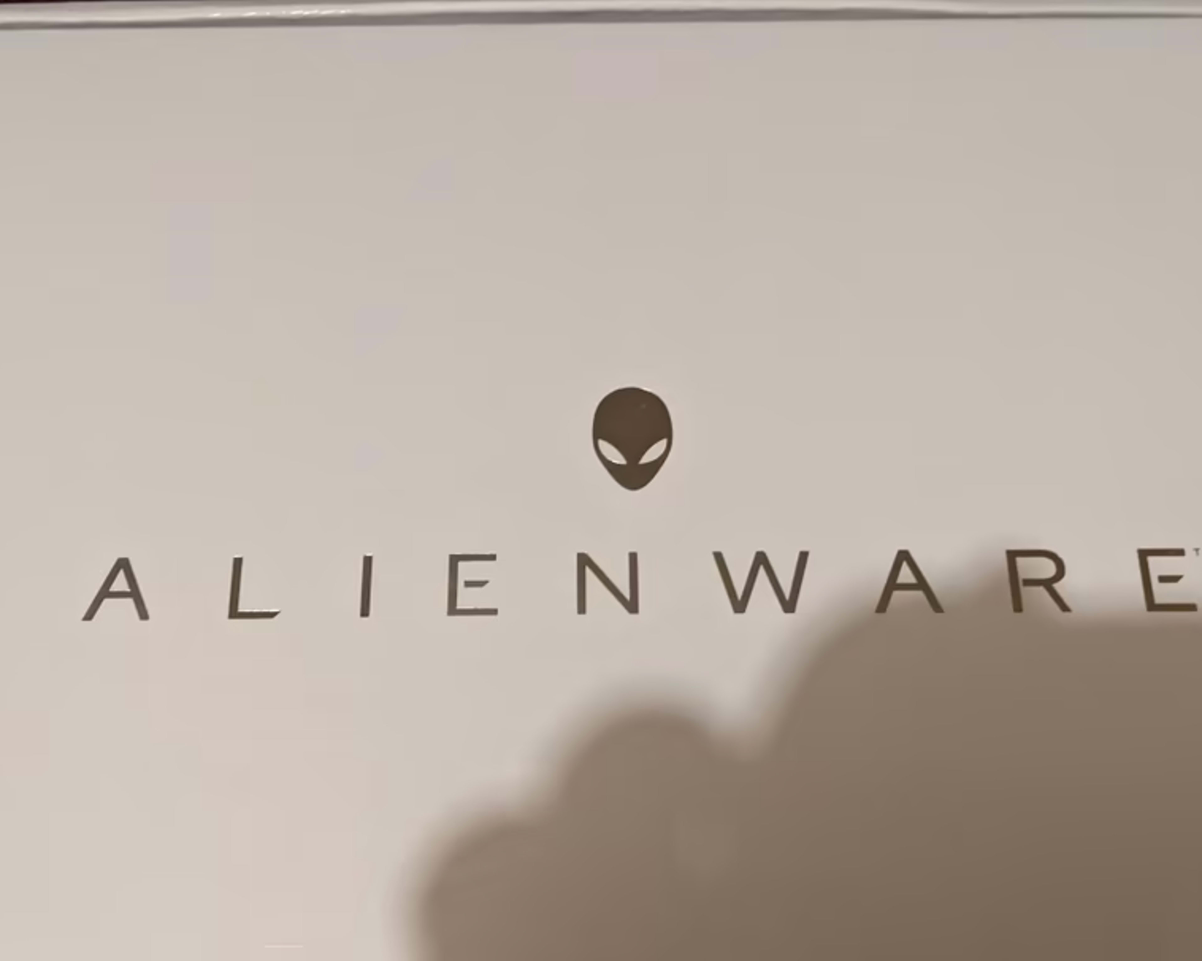 BNIB Alienware m15 r3 (2020) i7-10750H, 32GB RAM, RTX 2080 Super, 1.5TB SSD storage, 300Hz/1080p 