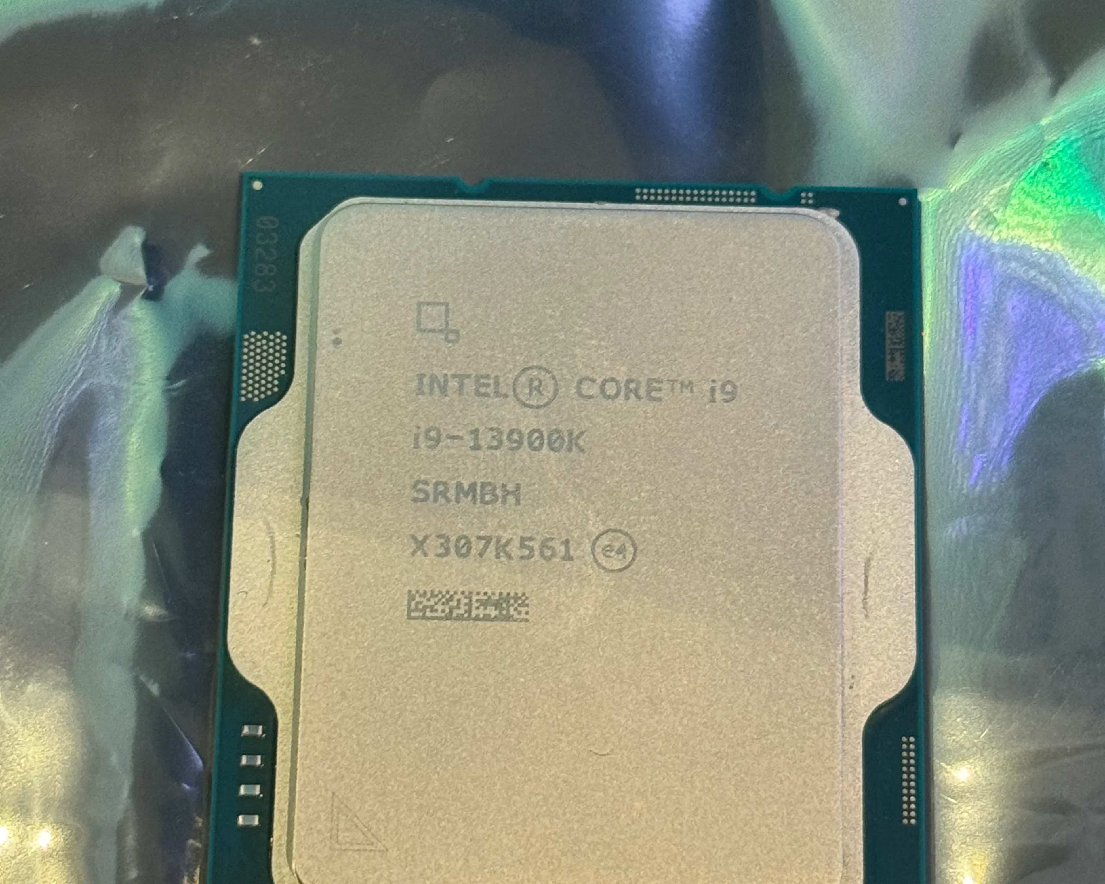 Intel Core i9-13900K Gaming Desktop Processor 24 cores (8 P-cores + 16 E-cores)- Unlocked