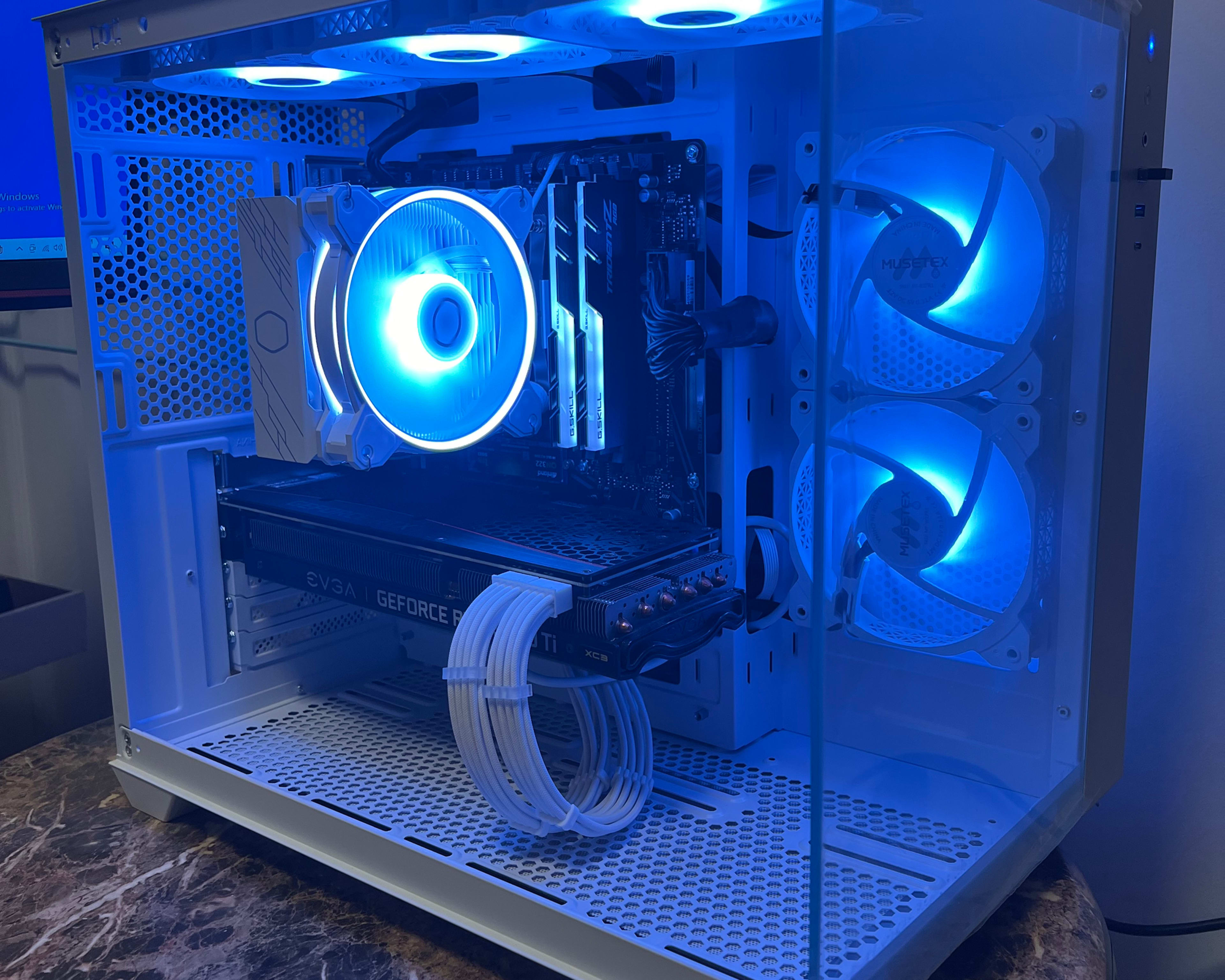 Pro PC | RTX 3070 Founders | Ryzen 5 5500 (= i5 12500) | 16GB RAM | 1TB SSD