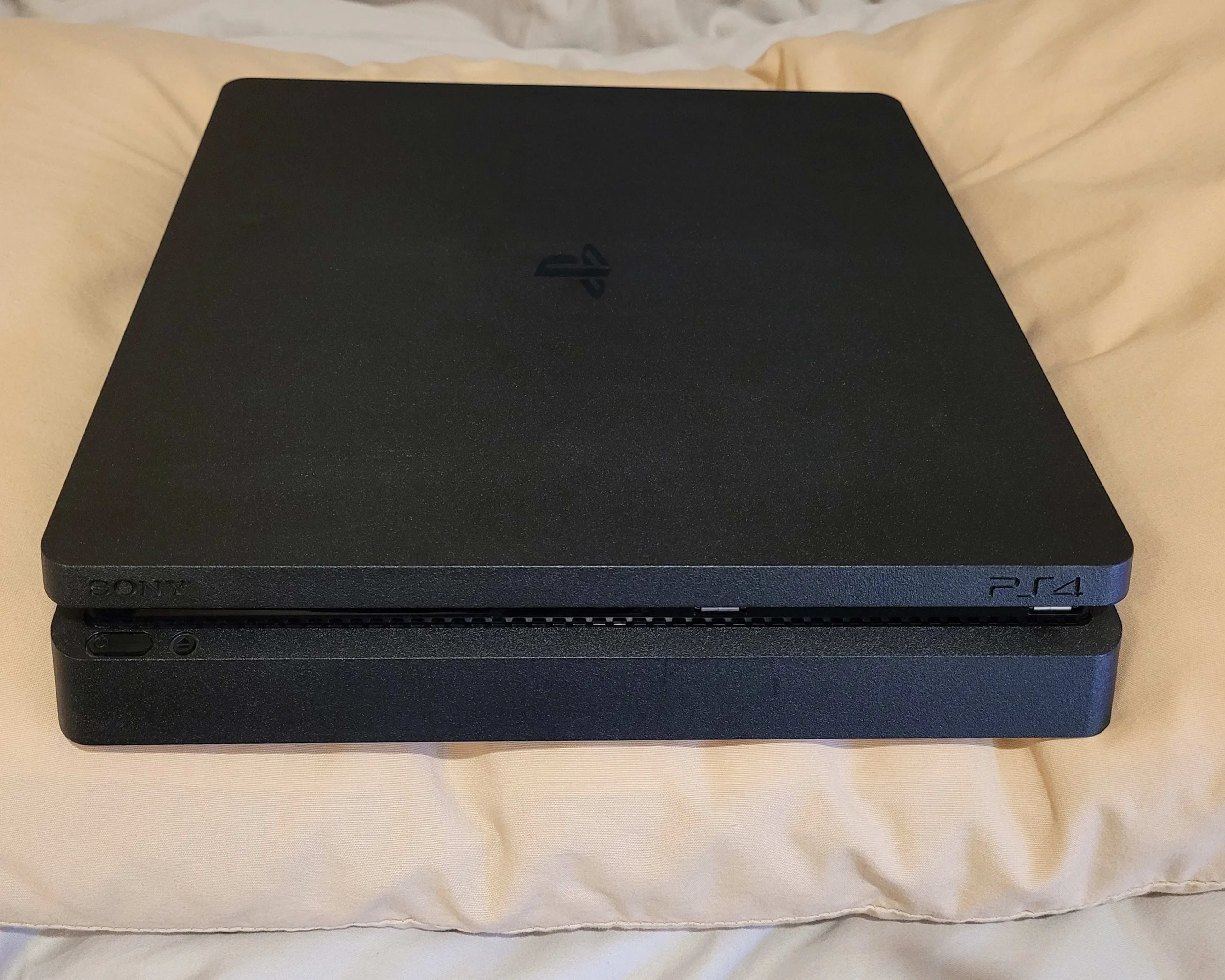 PlayStation 4 Slim Black 1TB Console