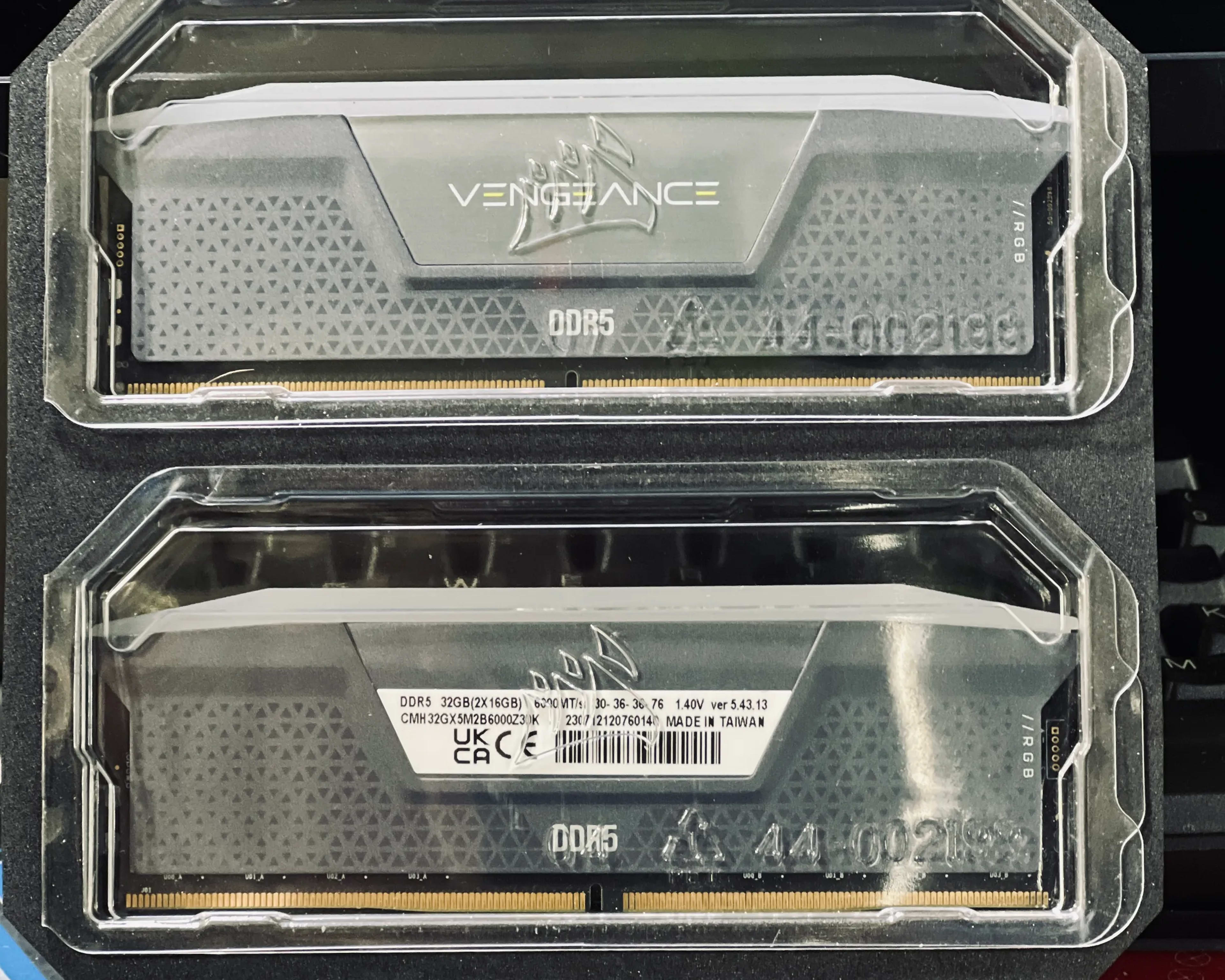 VENGEANCE® RGB 32GB (2x16GB) DDR5 DRAM 6000MT/s CL30 AMD EXPO Memory Kit