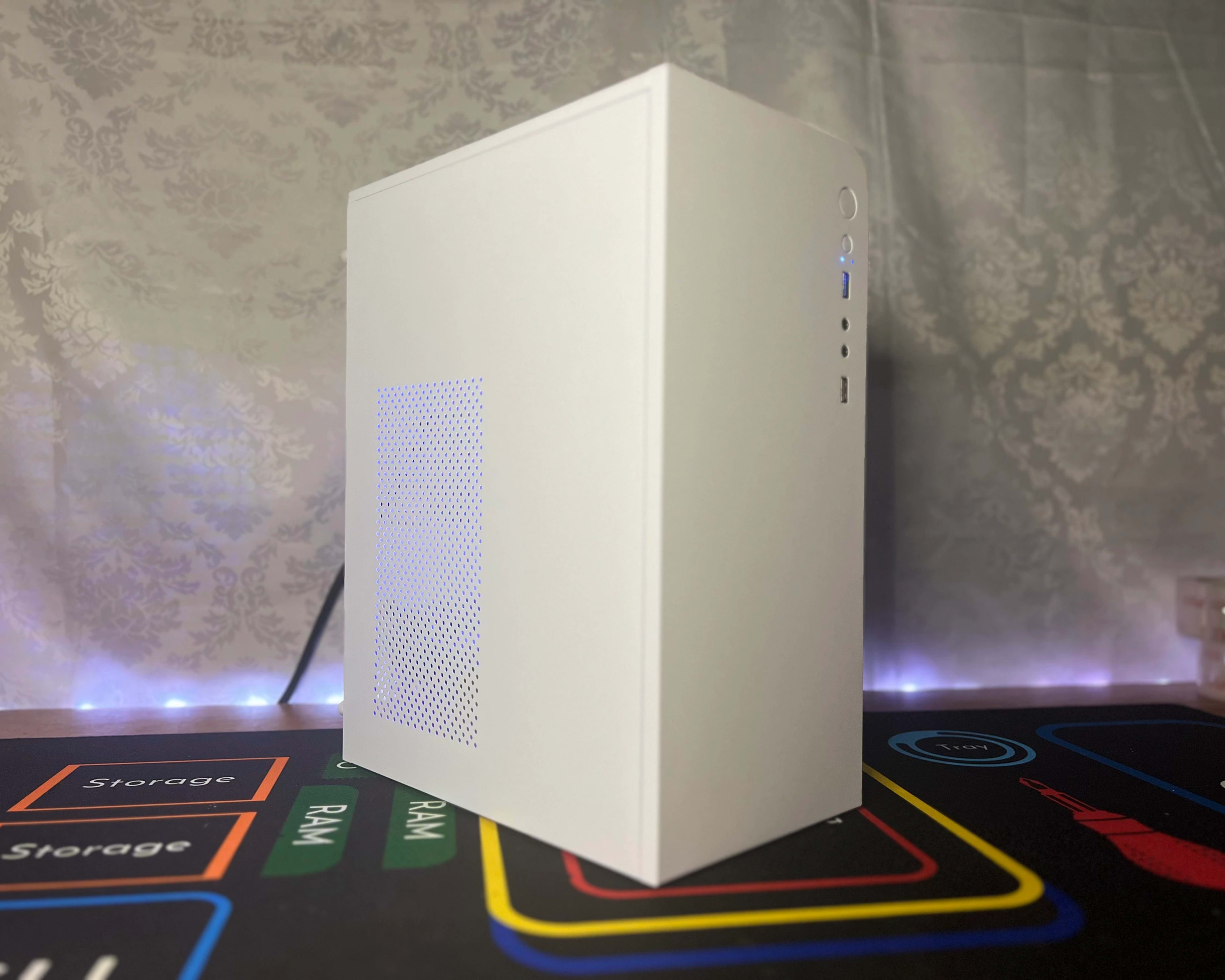 JR (White) -Entry-Level Gaming PC - 10 Core Intel CPU & RX 6600M