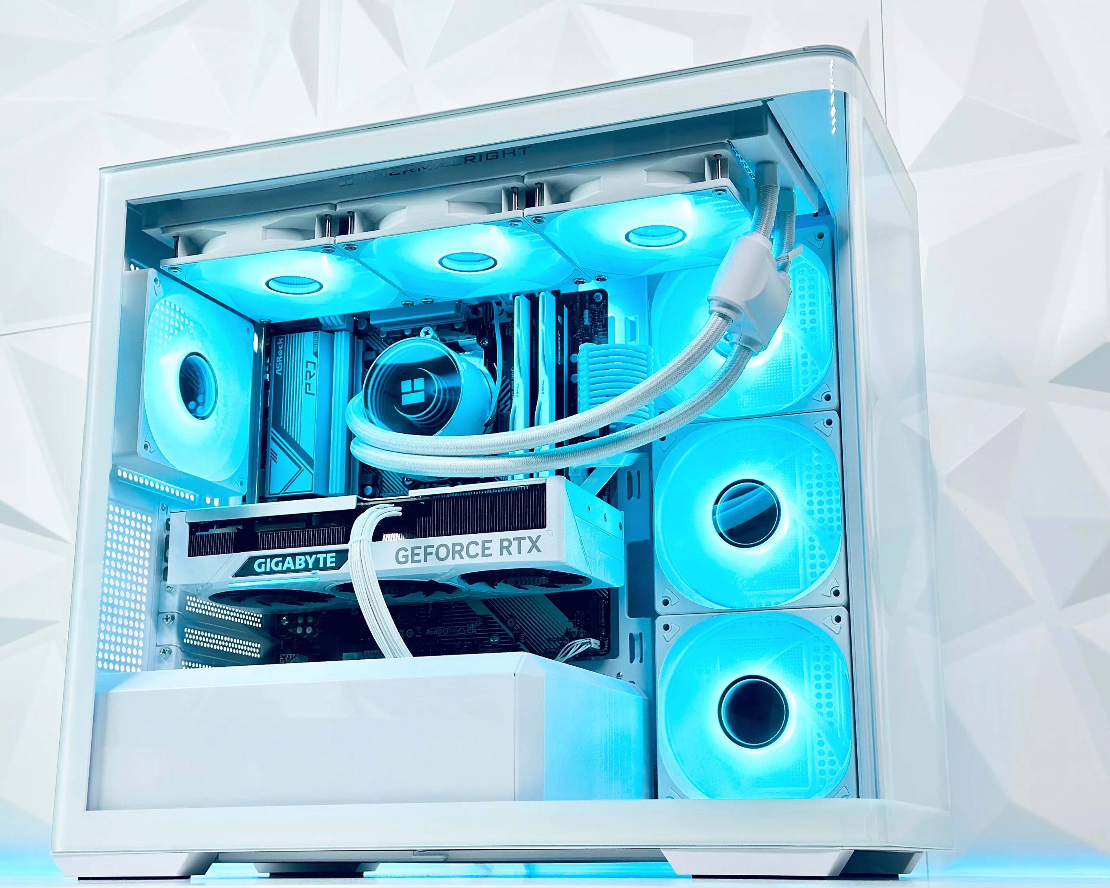 🧊🥶🧔‍♂️Iceman❄️Liquid Cooled Gaming PC❄️Nvidia RTX 4070 Super 12GB❄️AMD Ryzen 5 7600X❄️32GB DDR5