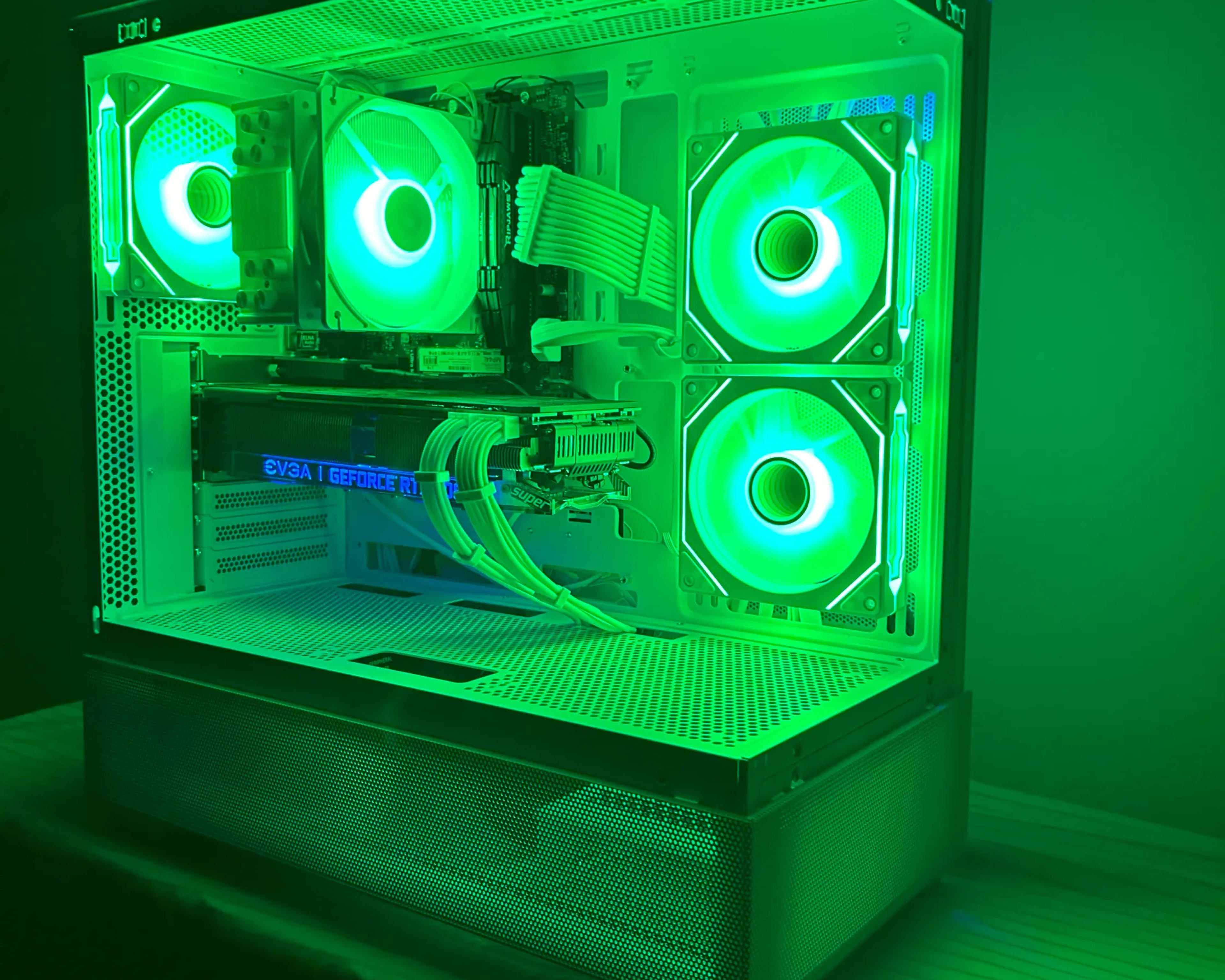 Gaming Desktop PC AMD Ryzen 5 / RTX 2080 Super / 1TB SSD Gaming Desktop PC AMD Ryzen 5 / RTX 2080 Super / 1TB SSD