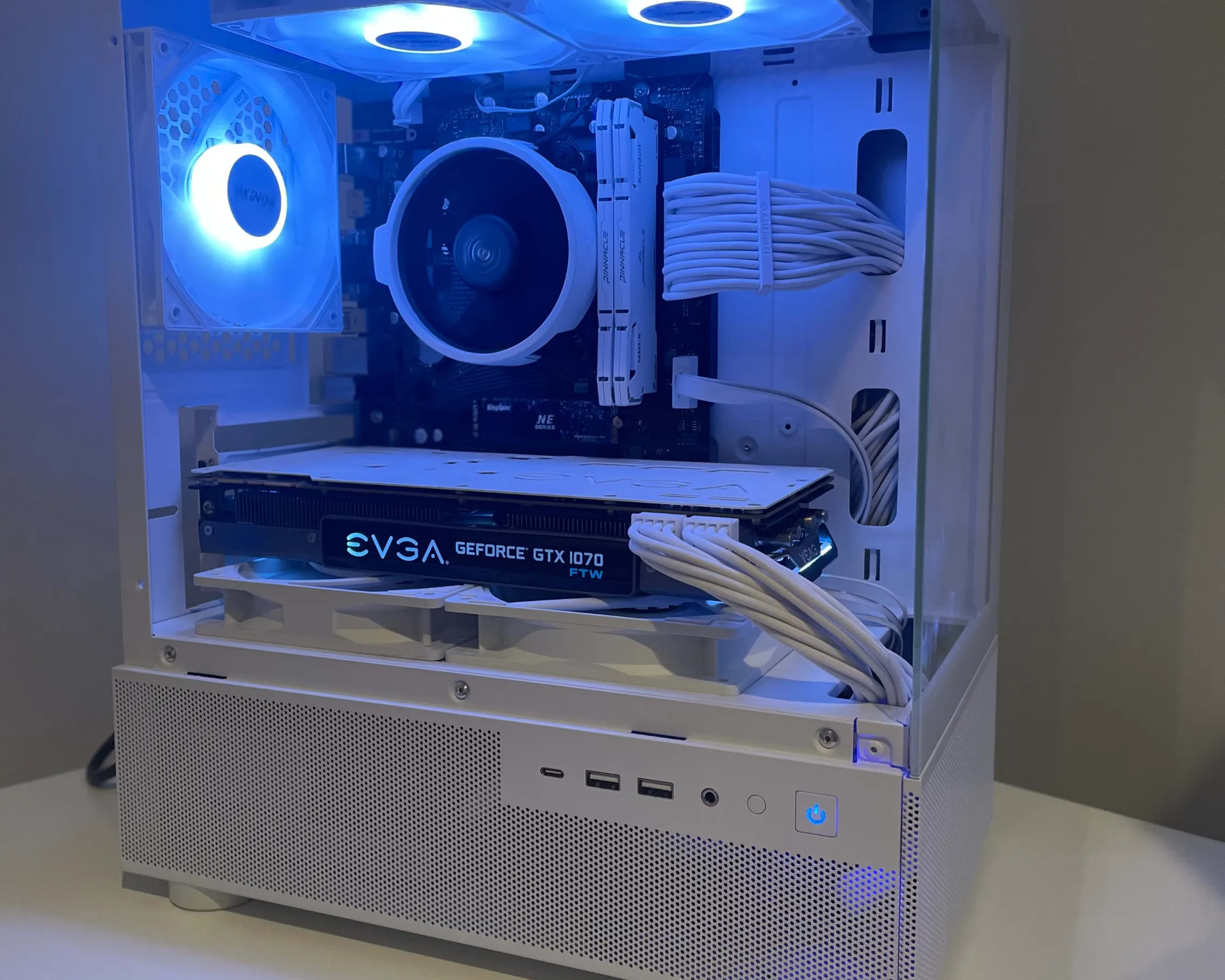 ⚪ GTX 1080 + Ryzen 5 3600 | Windows 10 | Wifi + BT | Jawa ⚪ GTX 1080 + Ryzen 5 3600 | Windows 10 | Wifi + BT | Jawa
