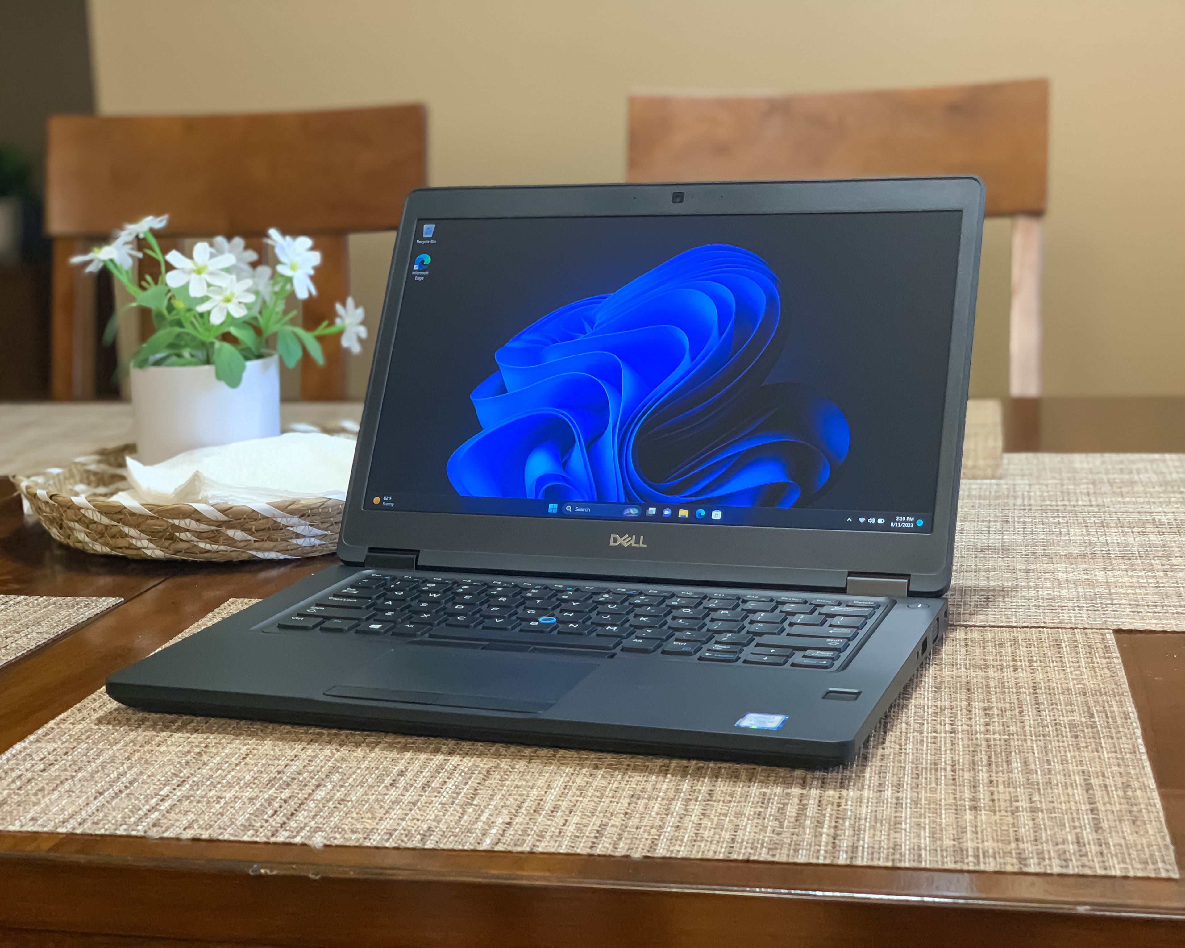 14" Dell Latitude 5490 // Core i7-8650U, 16GB RAM, 500GB M.2 SSD