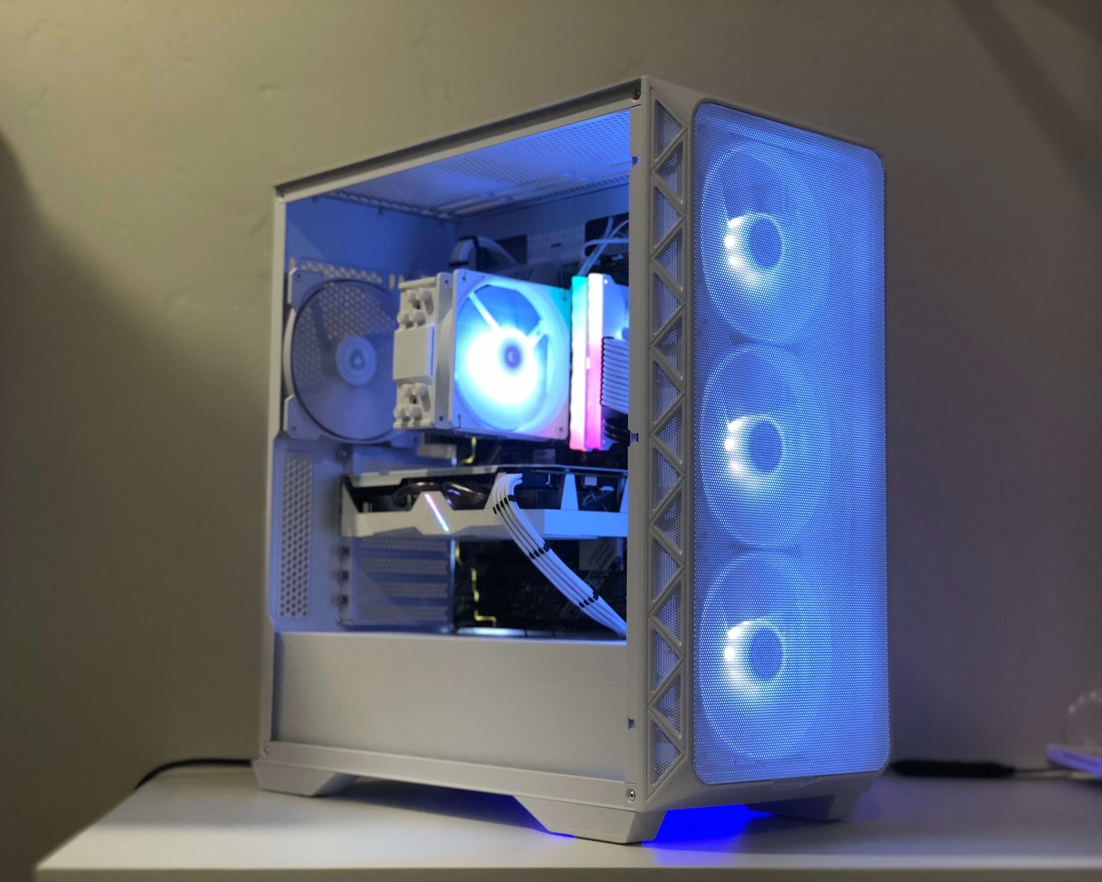 $675 White Gaming Pc - ryzen 5 - 2060 - 16gb or ram