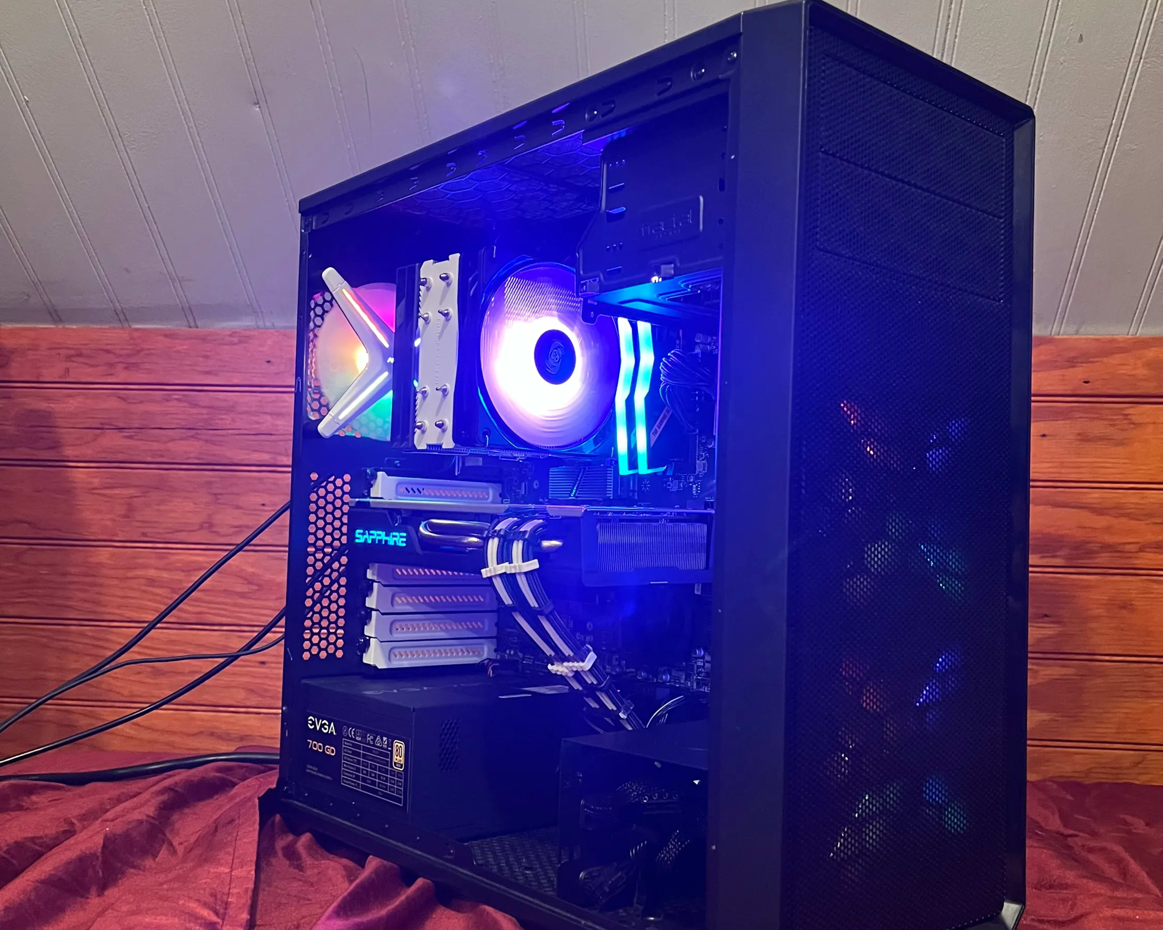 "The X-FIGHTER" 3400g , RX 580, black and white gaming pc with 32gb ram, and free headset