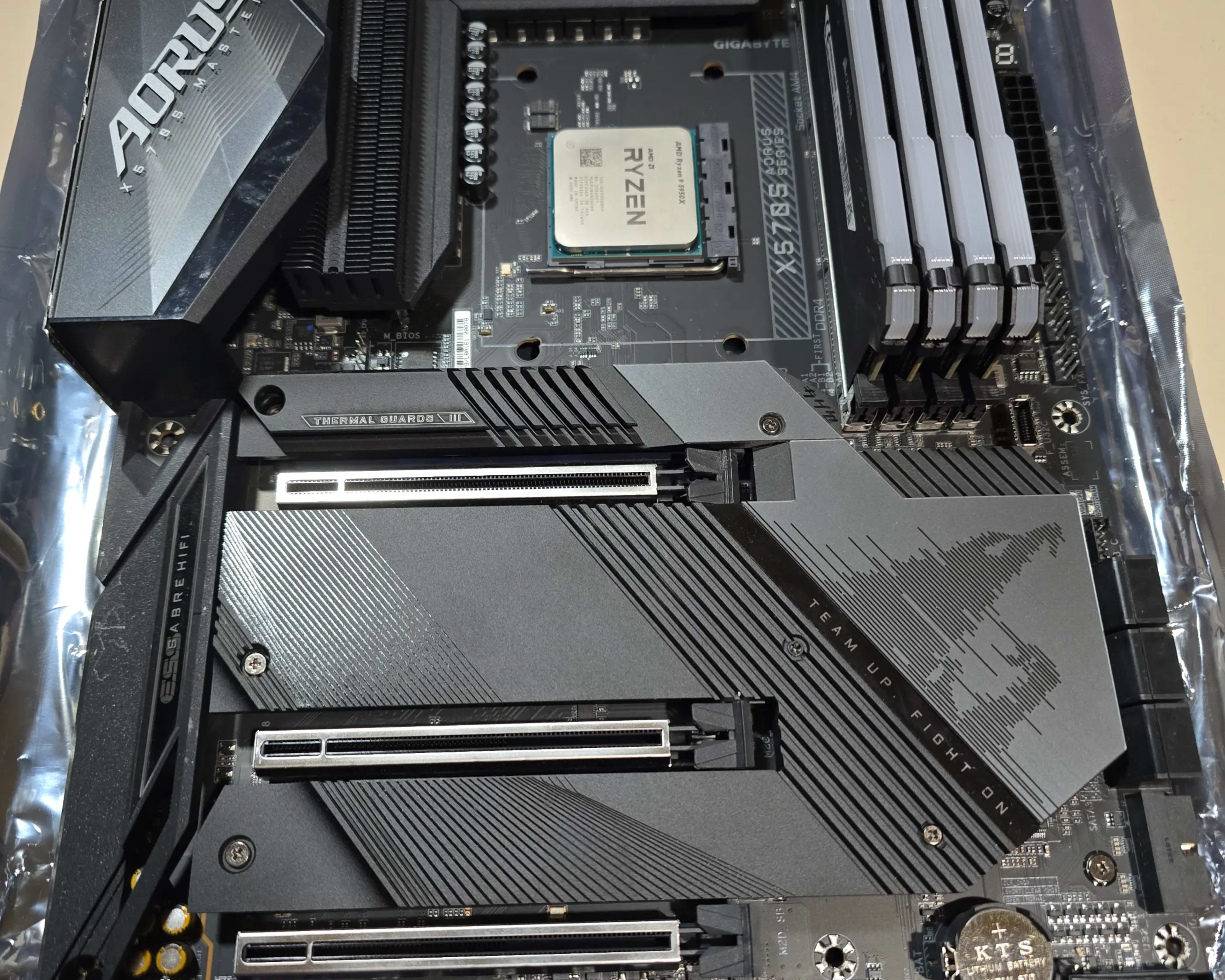 Ryzen 9 5950X / Aorus X570S Master / 64gb Corsair Vengeance Ryzen 9 5950X / Aorus X570S Master / 64gb Corsair Vengeance
