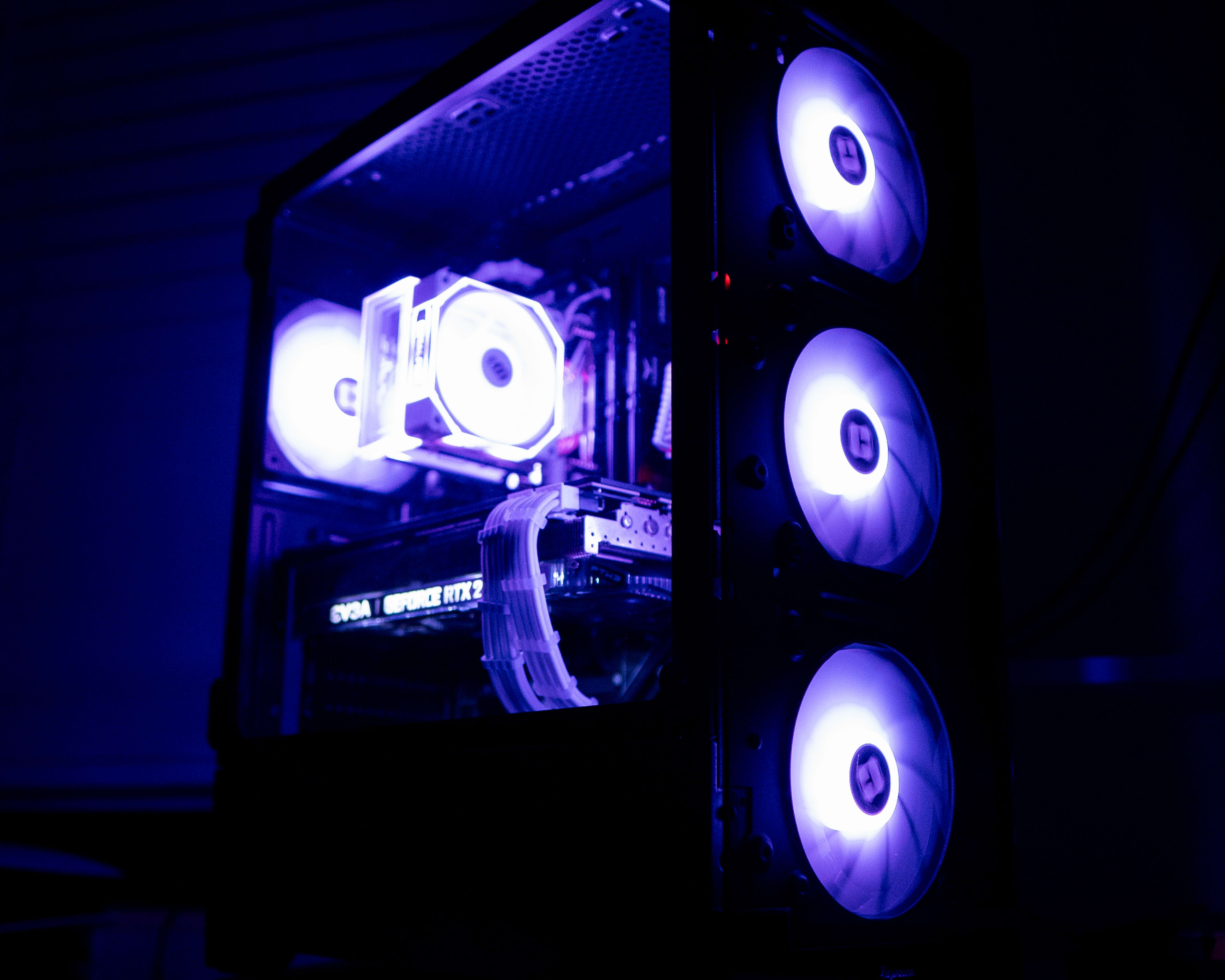 ⚪🟣 | NVIDIA RTX 2080Ti | RYZEN 5 3600X | 16GB DDR4 RAM | 1TB NVME SSD | Amethyst Achiever 2.0 |