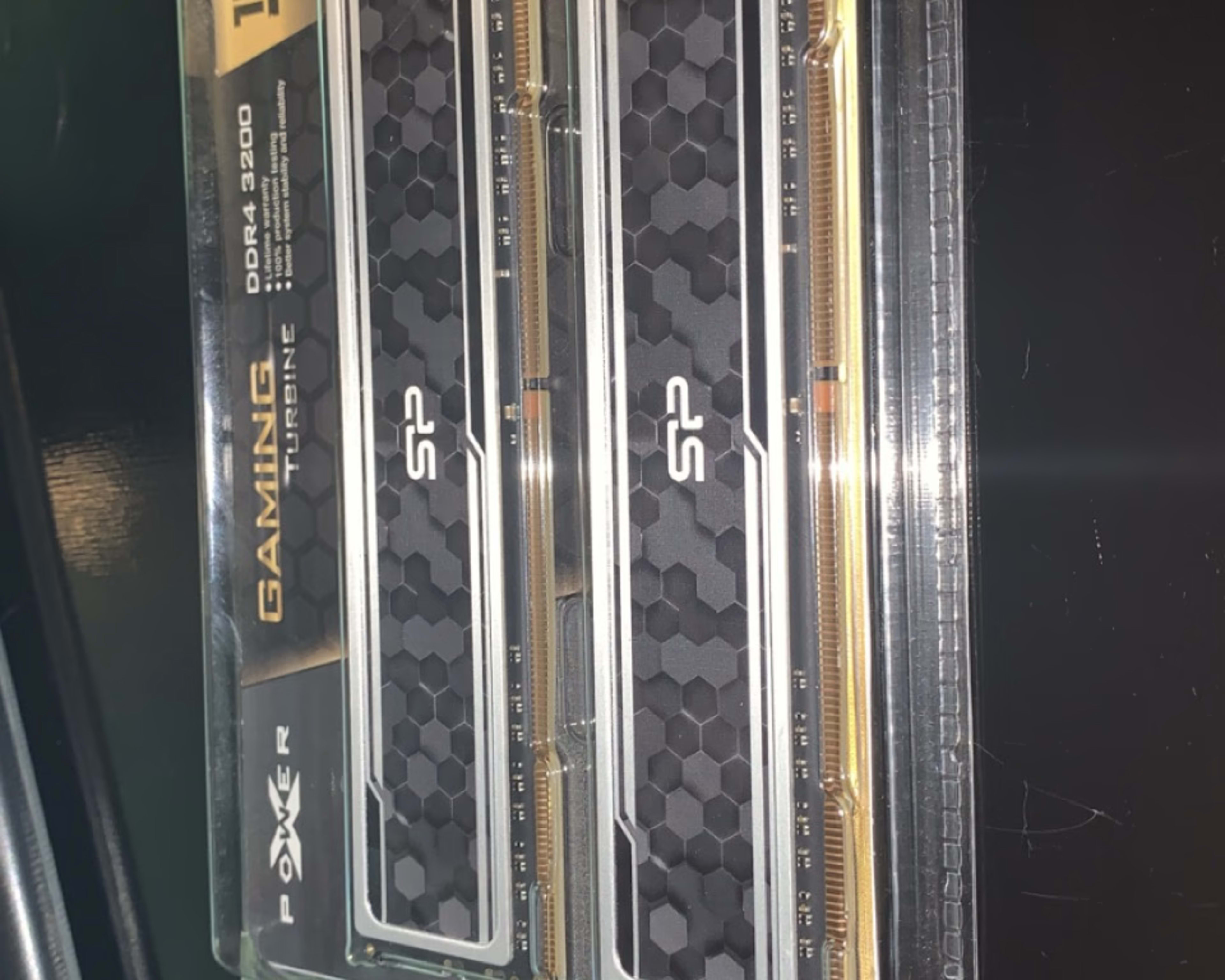 FREE SHIPPING || 16GB (2x8gb) 3200mhz Silicon Power DDR4