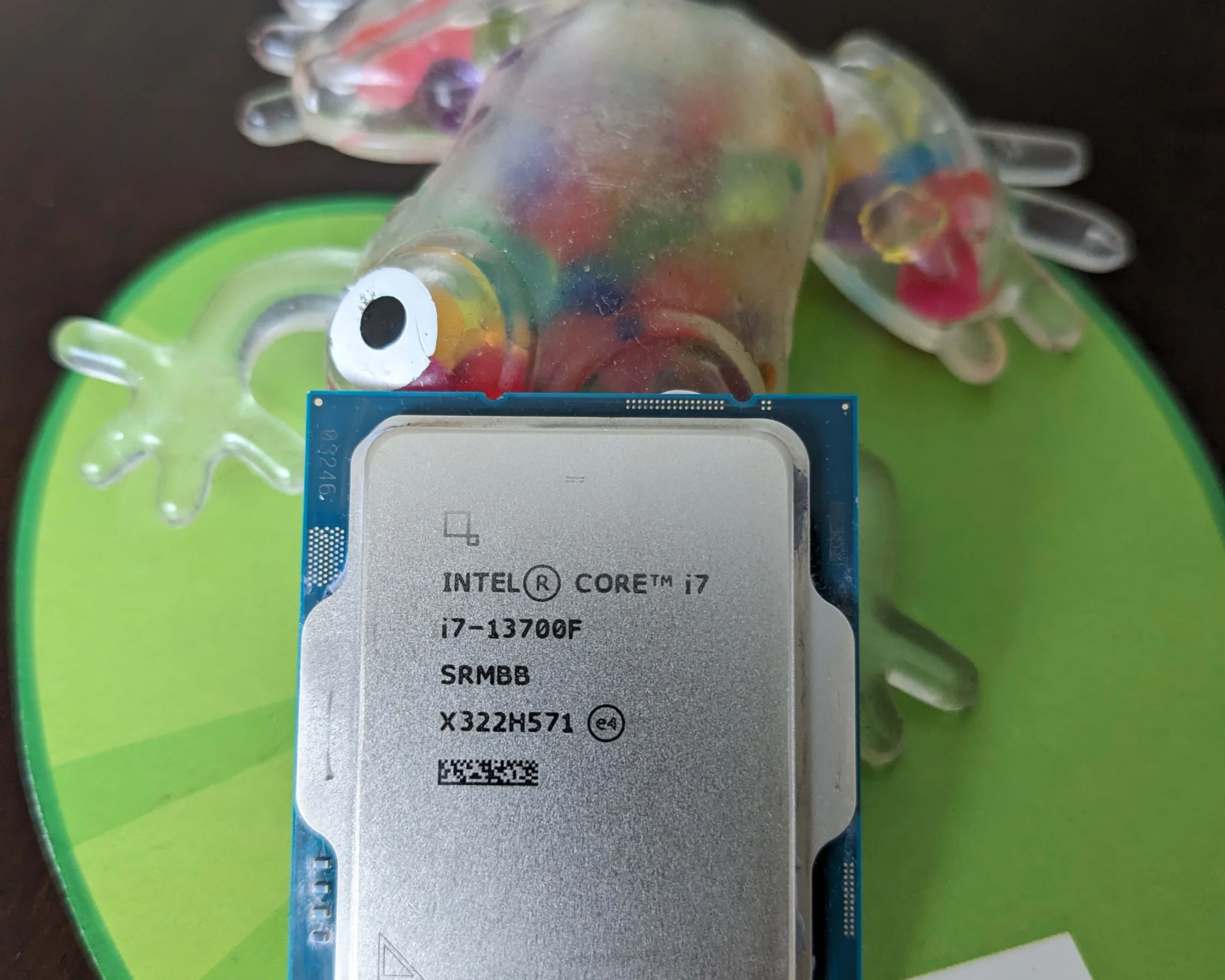 Intel i7 13700 F