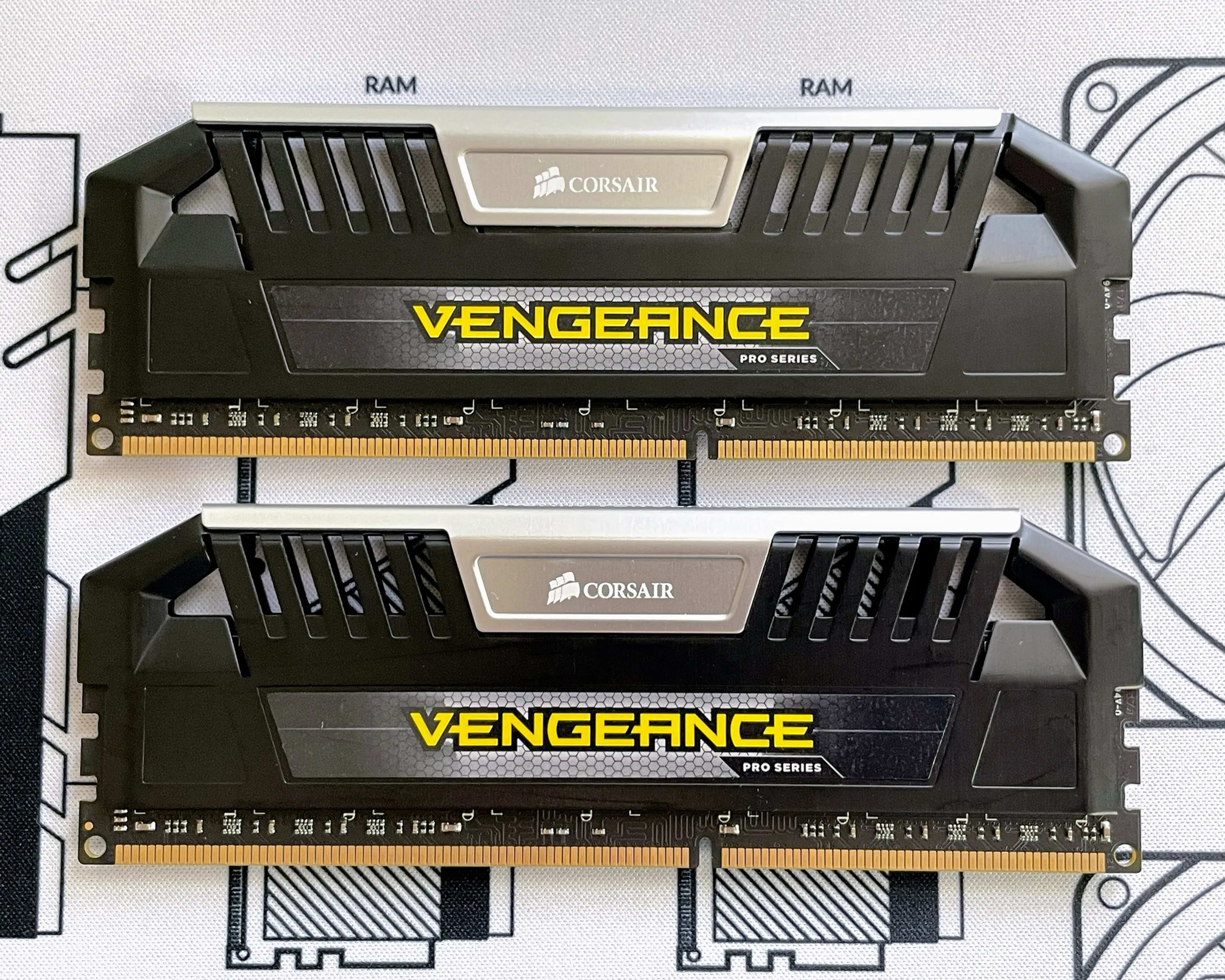 CORSAIR VENGEANCE Pro 16GB Kit (2x8GB) 2400 MHz DDR3 CL 11-13-13-31 (CMY16GX3M2A2400C11) RAM MEMORY