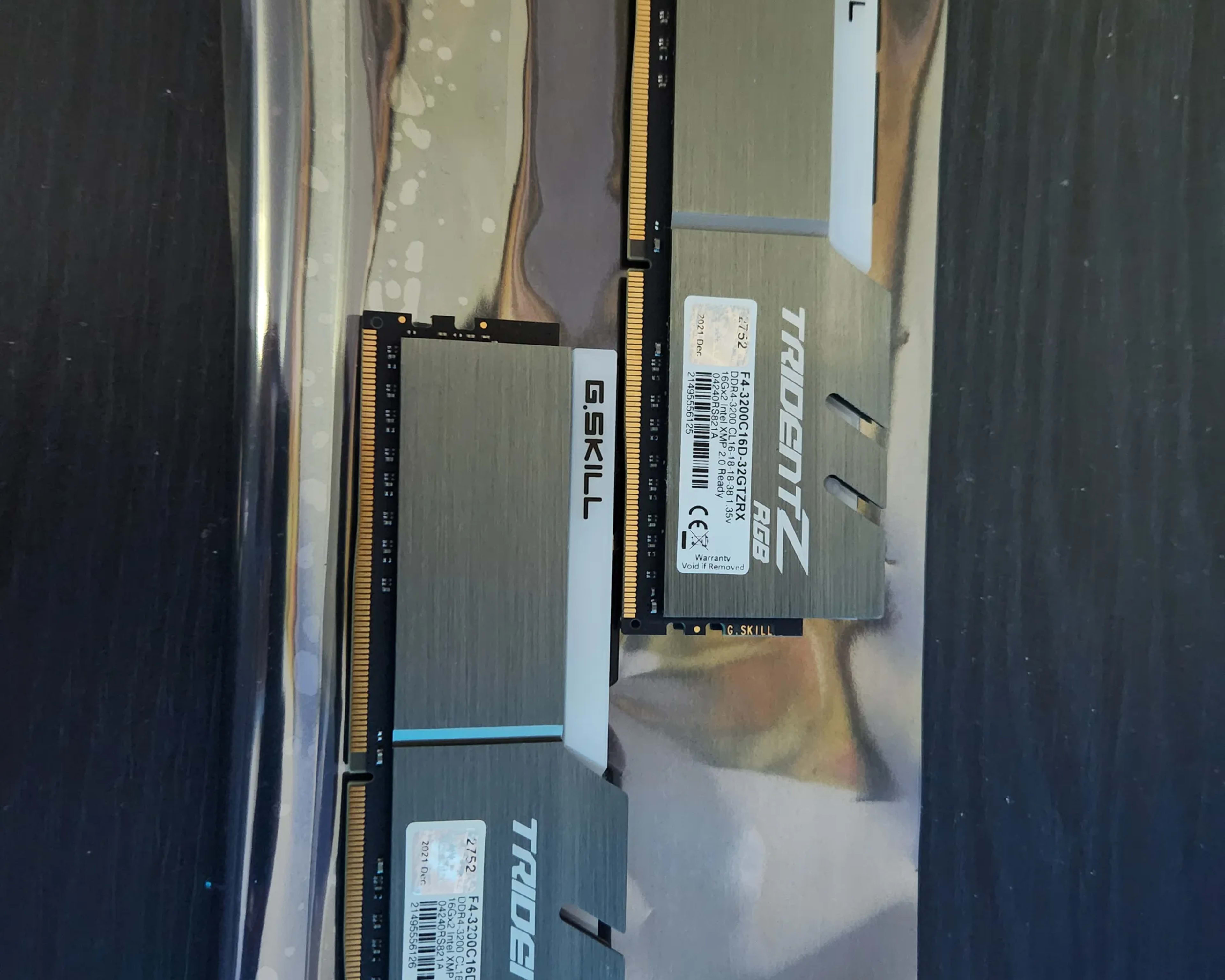 G.Skill Trident Z RGB 32 GB (2 x 16 GB) DDR4-3200 CL16