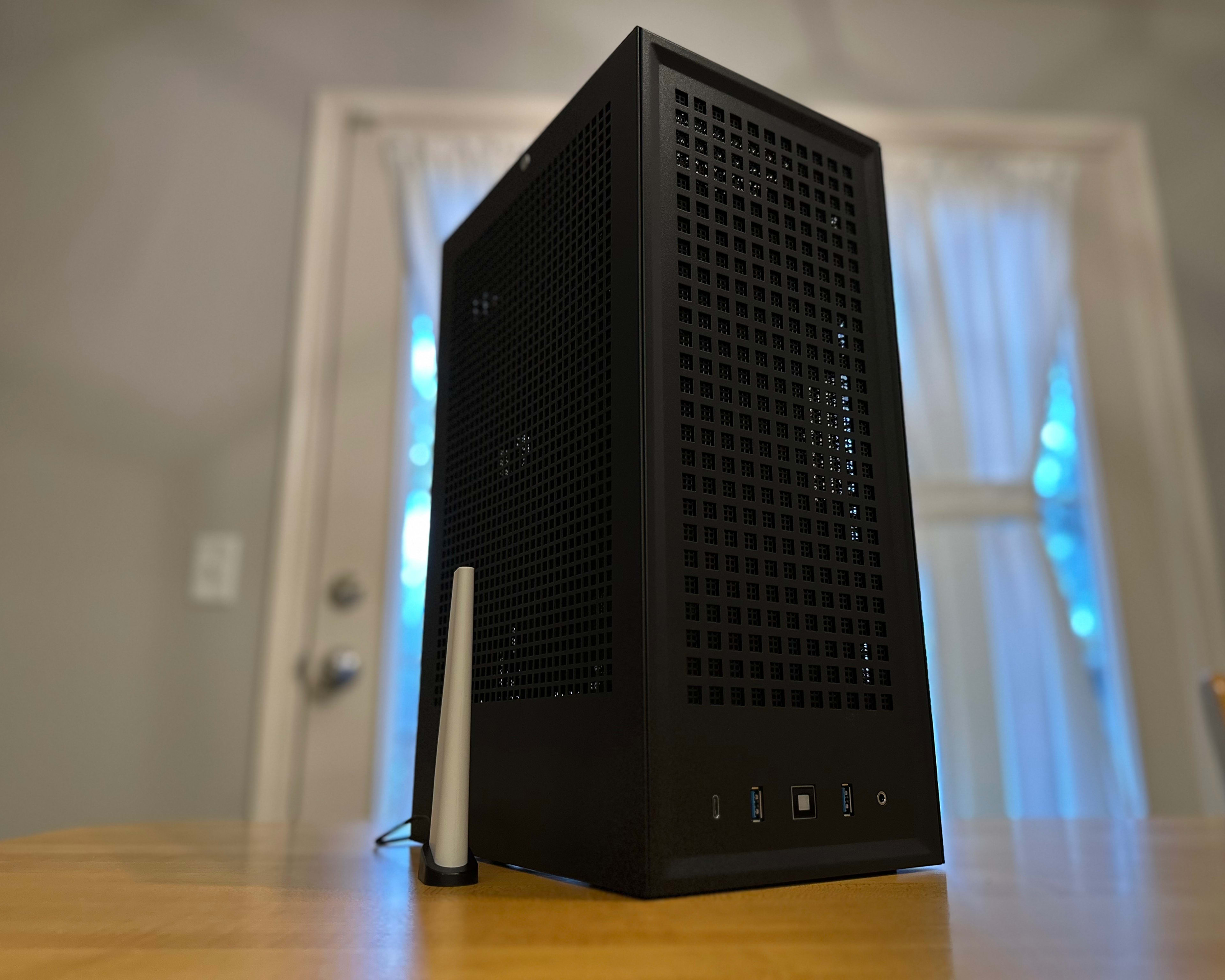 🖤🐝| RTX 3080, Ryzen 5700x, 32gb Ram, 1tb SSD Silent 🤫 ITX PC, WiFi Equipped! Christmas Special!