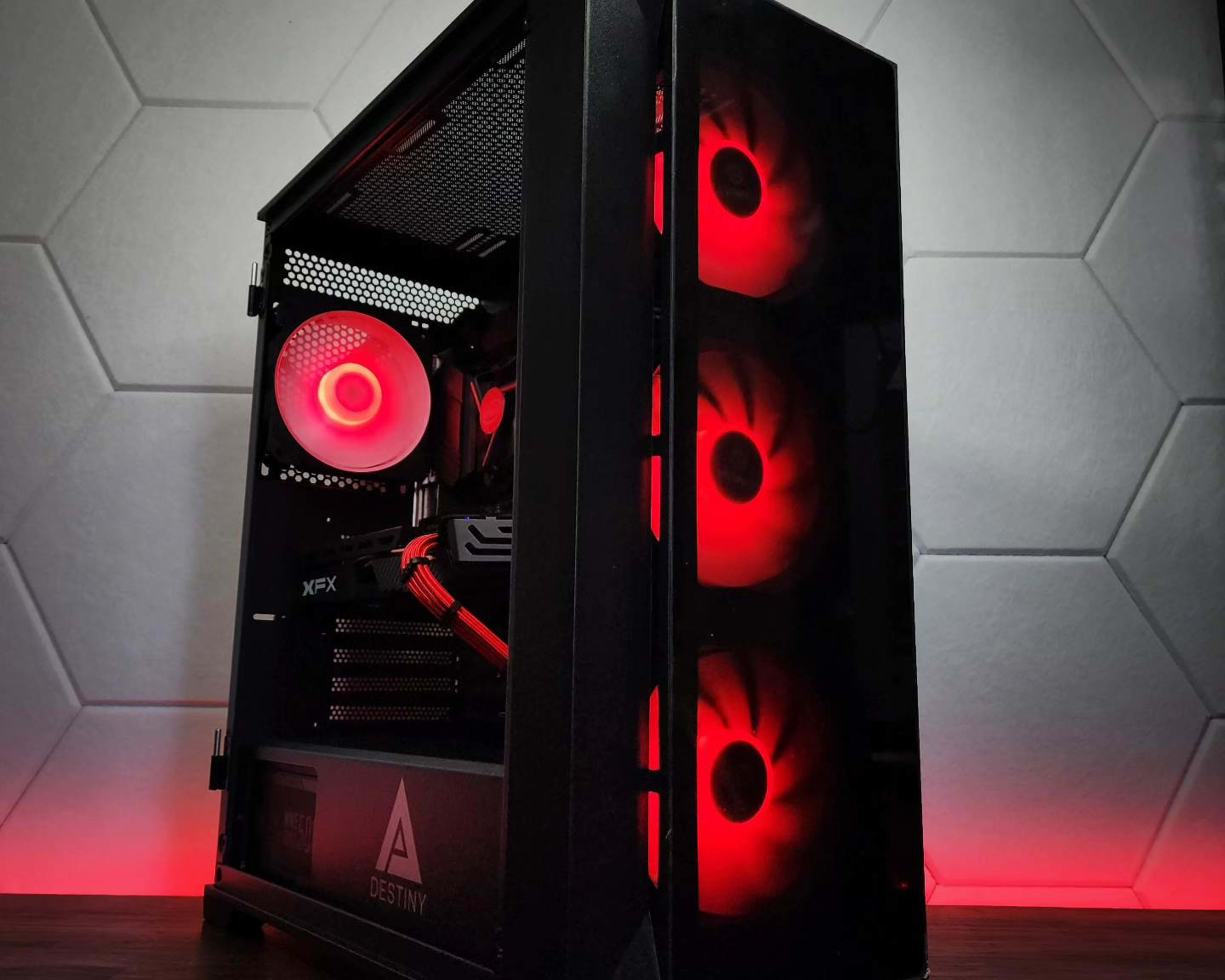 ❤️🖤❤️ RX 580 8GB // Core i3 10100F // 16GB 3600MHz // 500GB NVMe Gen4