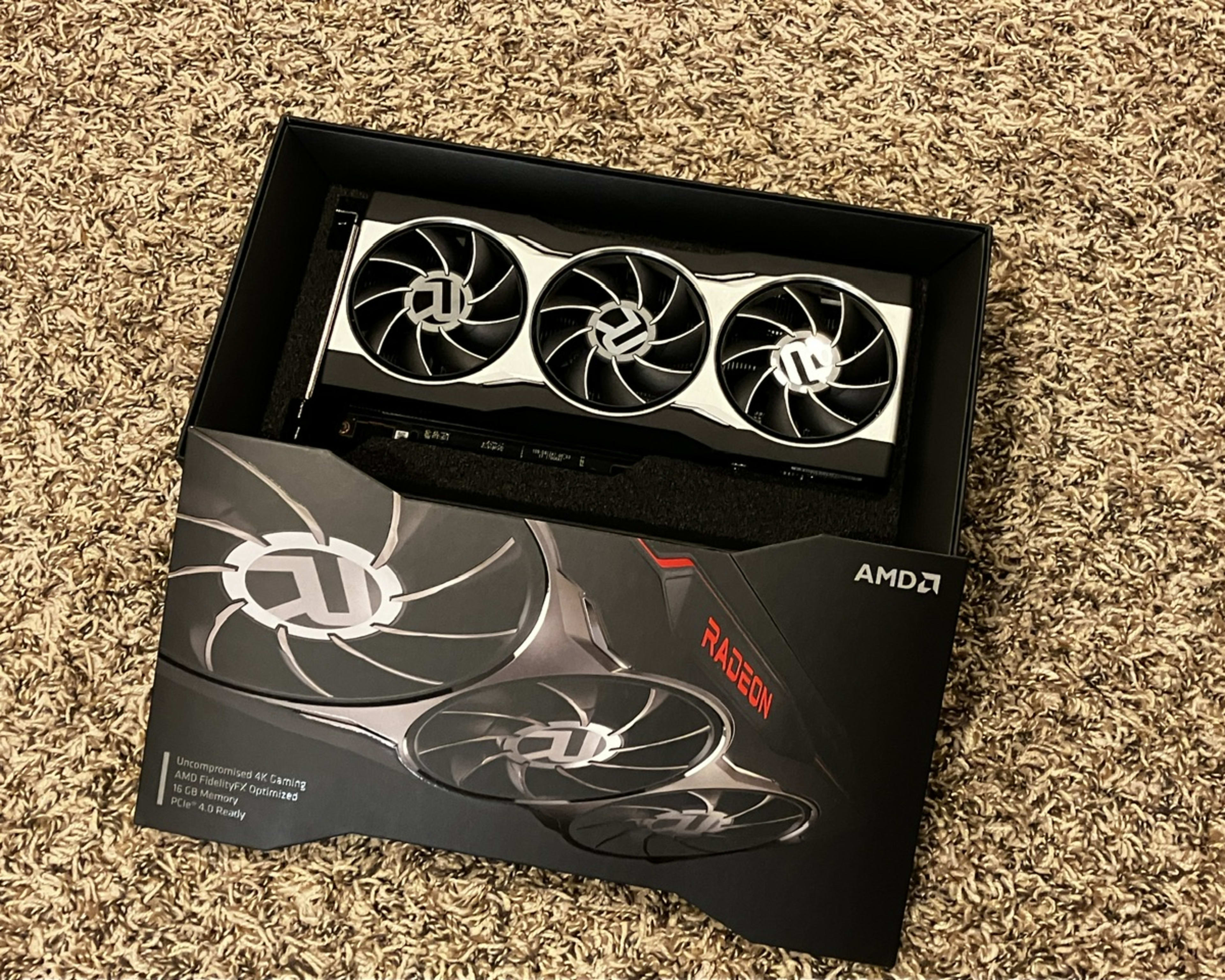 AMD Radeon RX 6800 Reference