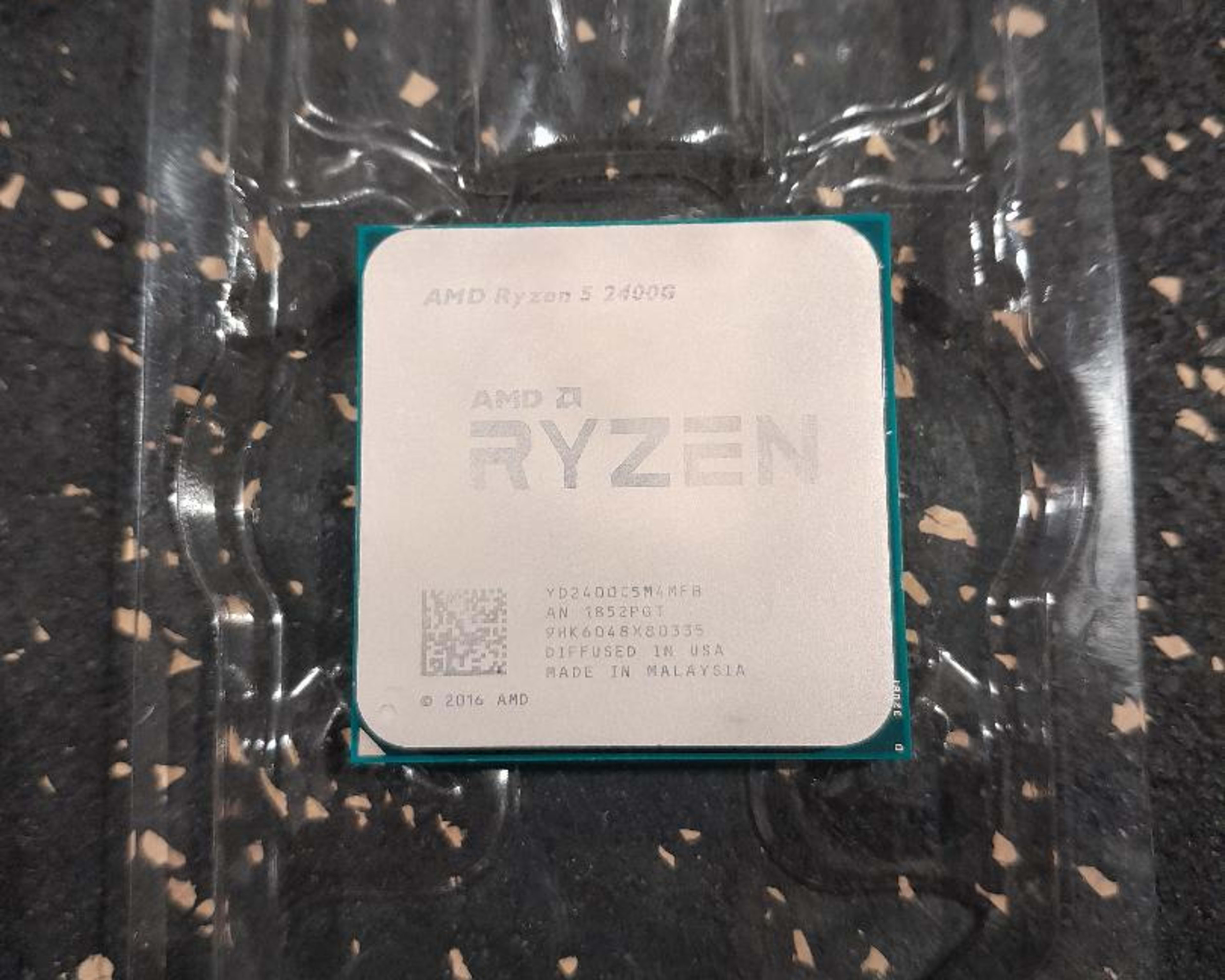 AMD Ryzen 5 2400G Processor with Radeon RX Vega 11 Graphics