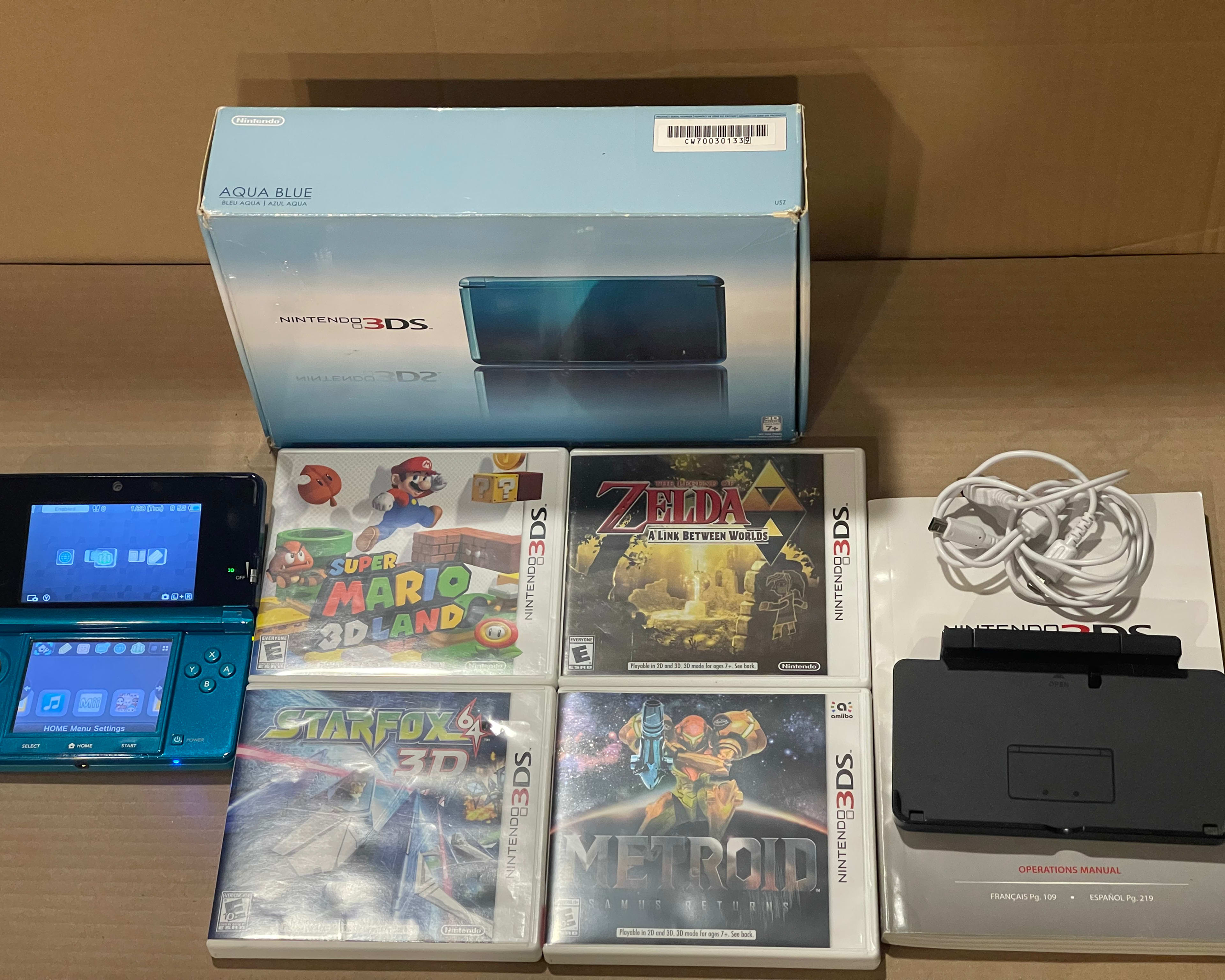 Used, Nintendo 3DS, Aqua Blue, + Games