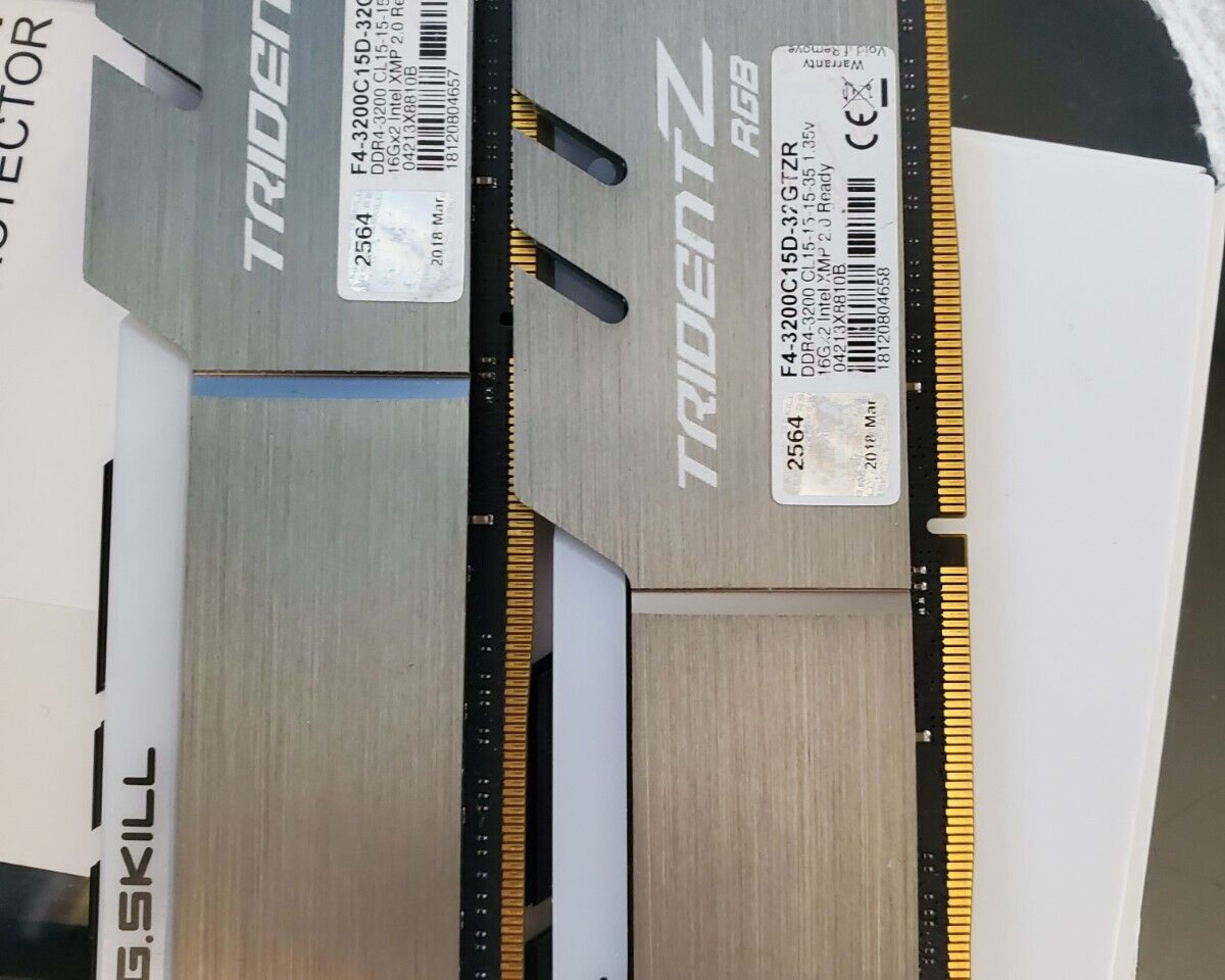 g. skill trident z rgb 32gb ddr4 3200 Cl15