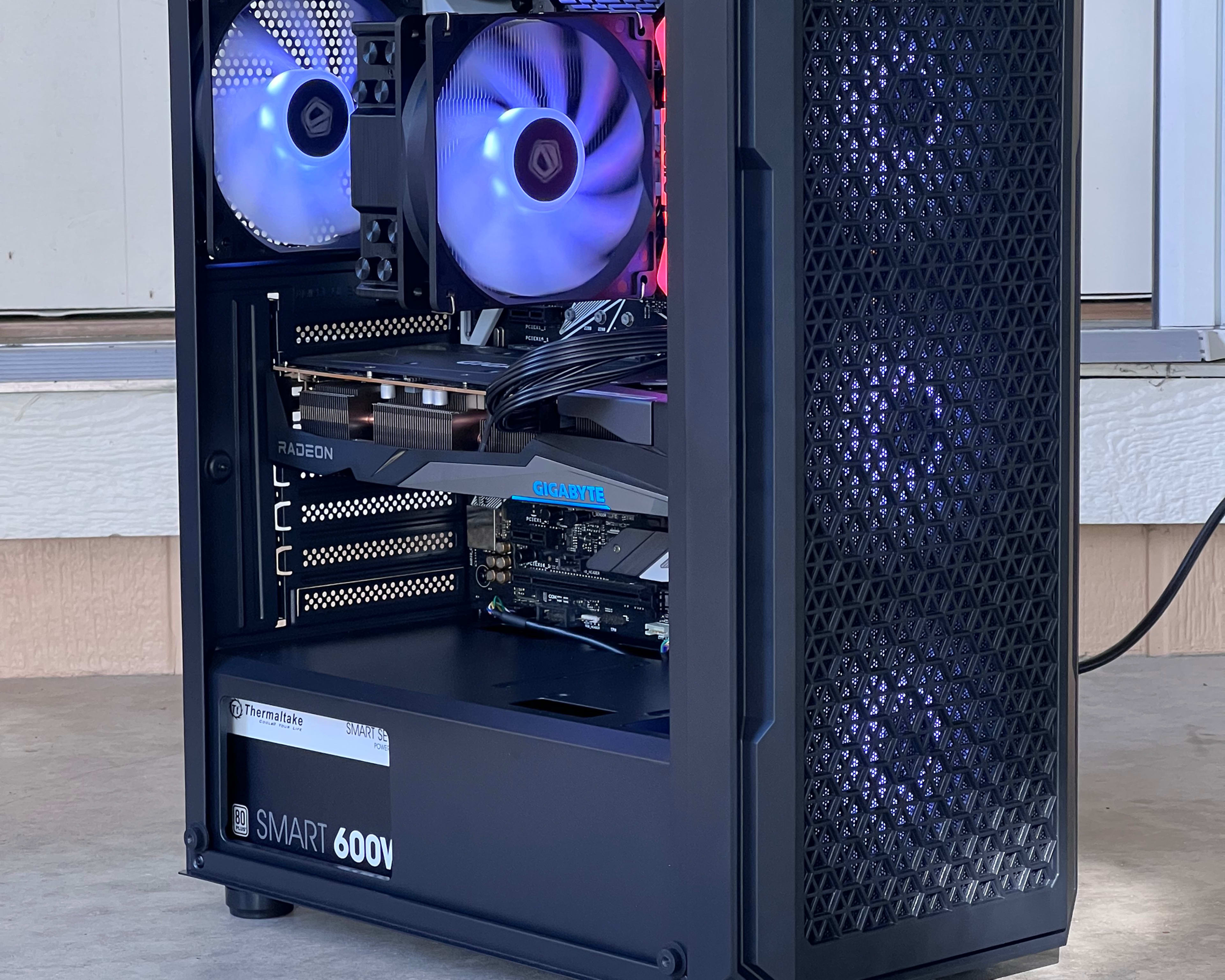 🖤Big black⬛️Rx 7600, i7 8700k, 32GB ram