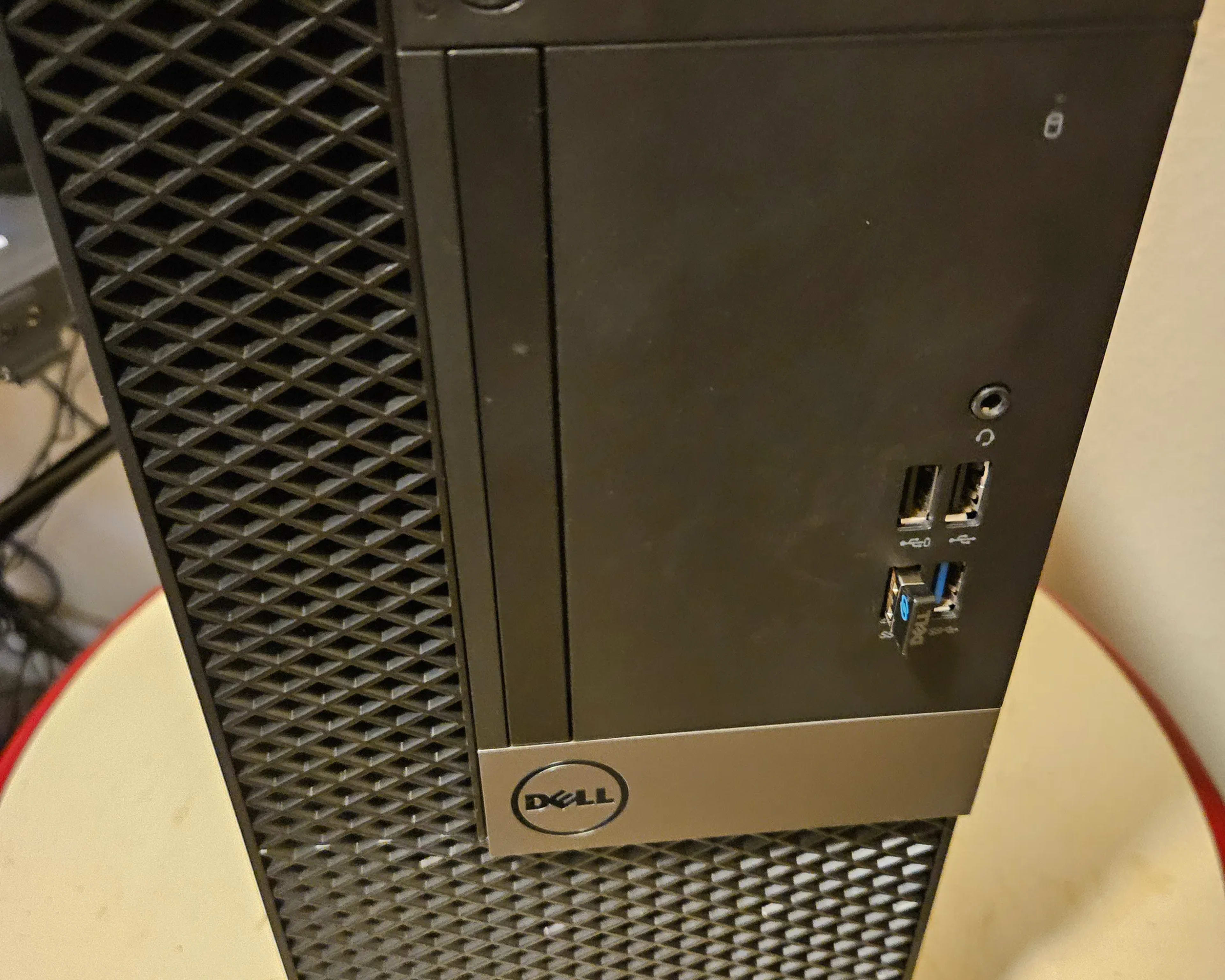 Dell optiplex 5050 ryzen pro 5 / 16gb / 1tb ssd/ Gtx1050ti.