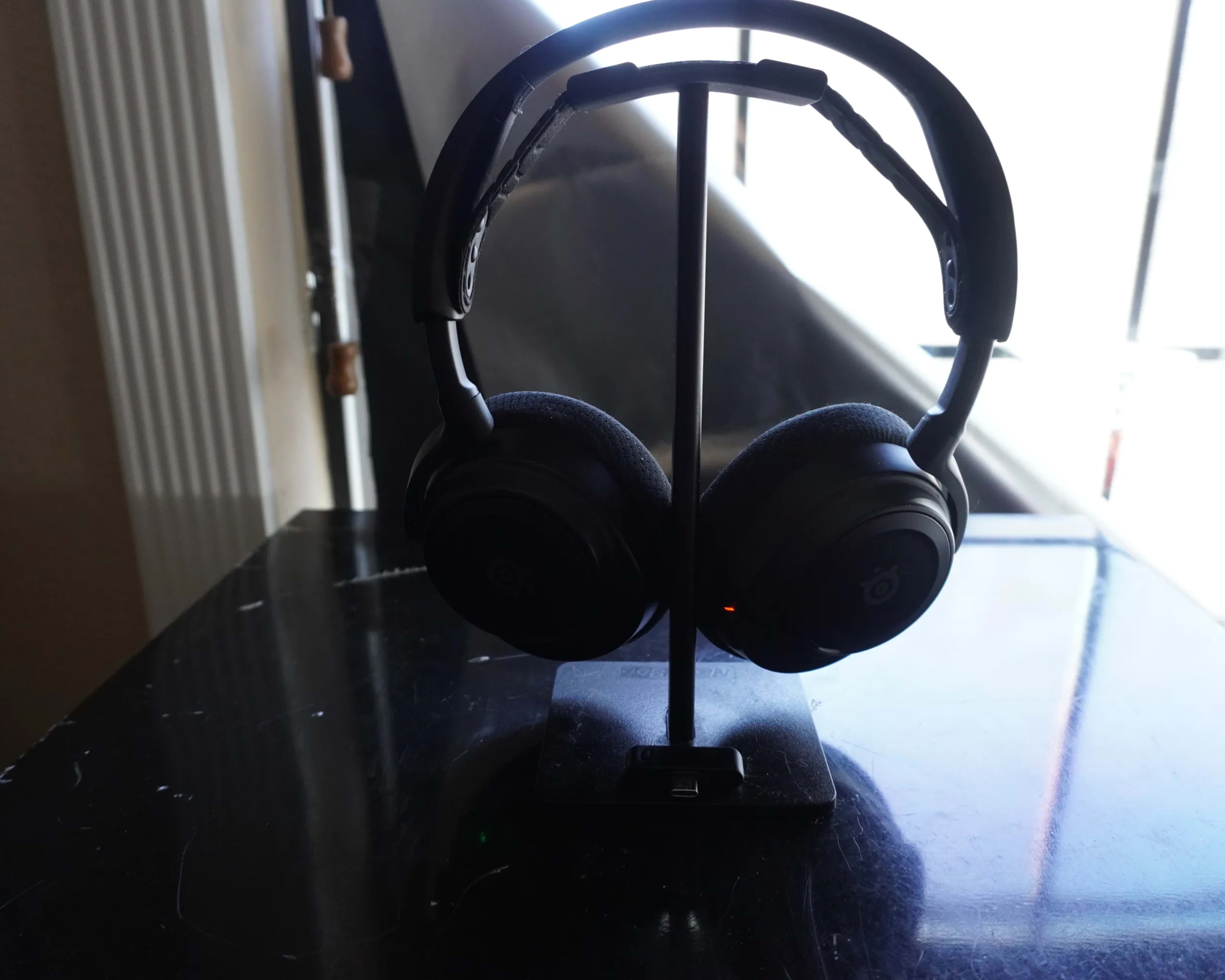 Alienware AW920H Tri-Mode Wireless Gaming Headset - Dark Alienware AW920H Tri-Mode Wireless Gaming Headset - Dark