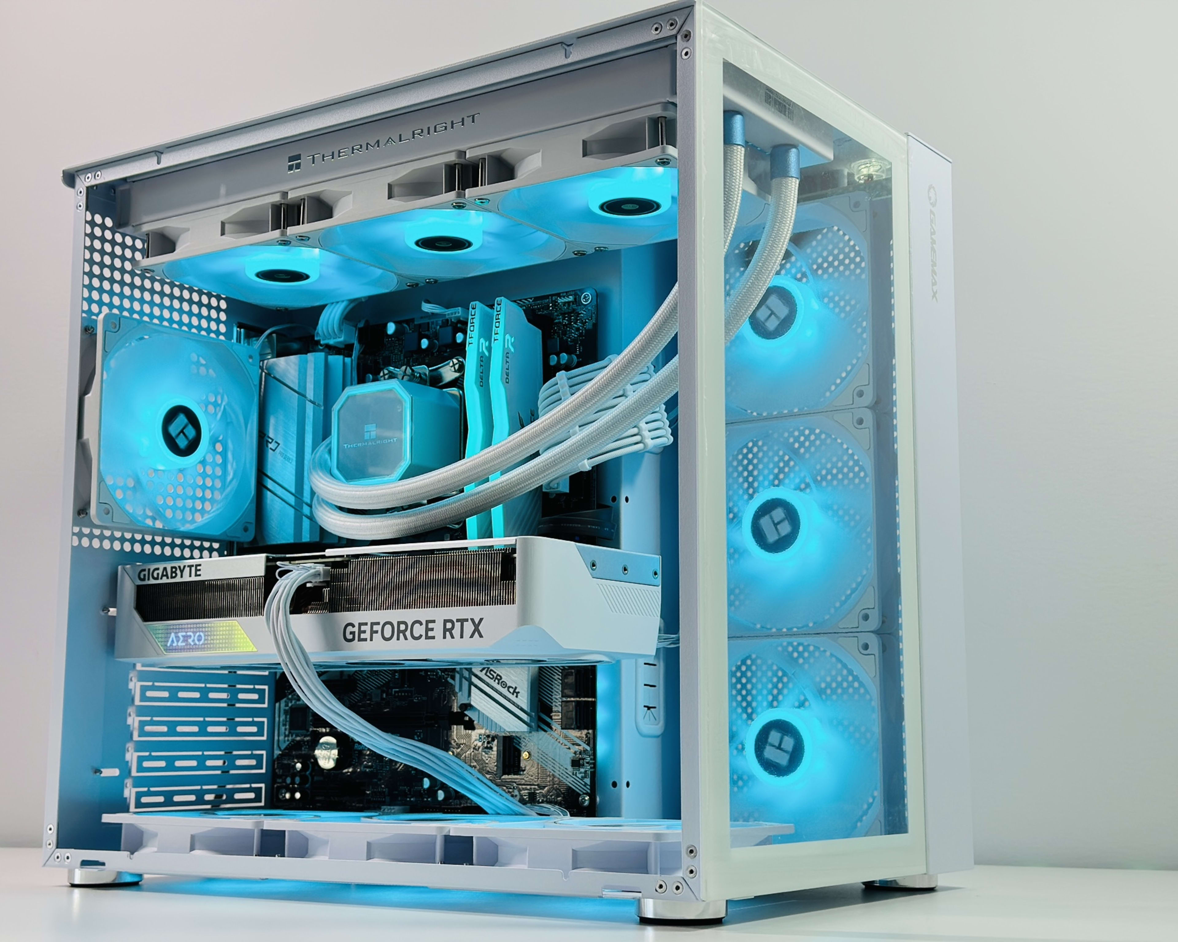 🧊Frozen 🧊Gaming PC❄️Nvidia RTX 4070 12GB❄️Intel 12600KF 10-core❄️32GB DDR4❄️1TB NVME