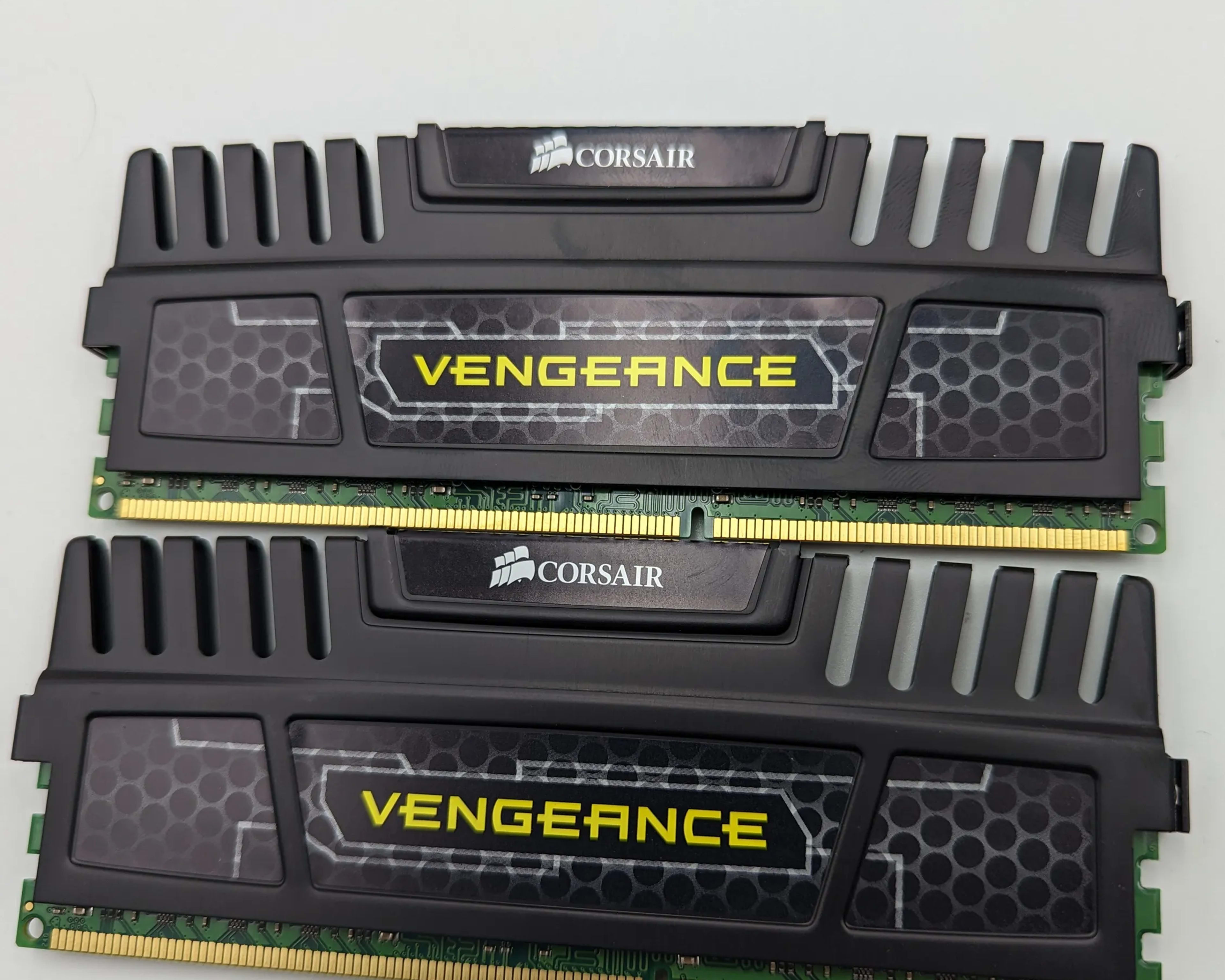 Corsair Vengeance 8gb kit DDR3 1600mhz